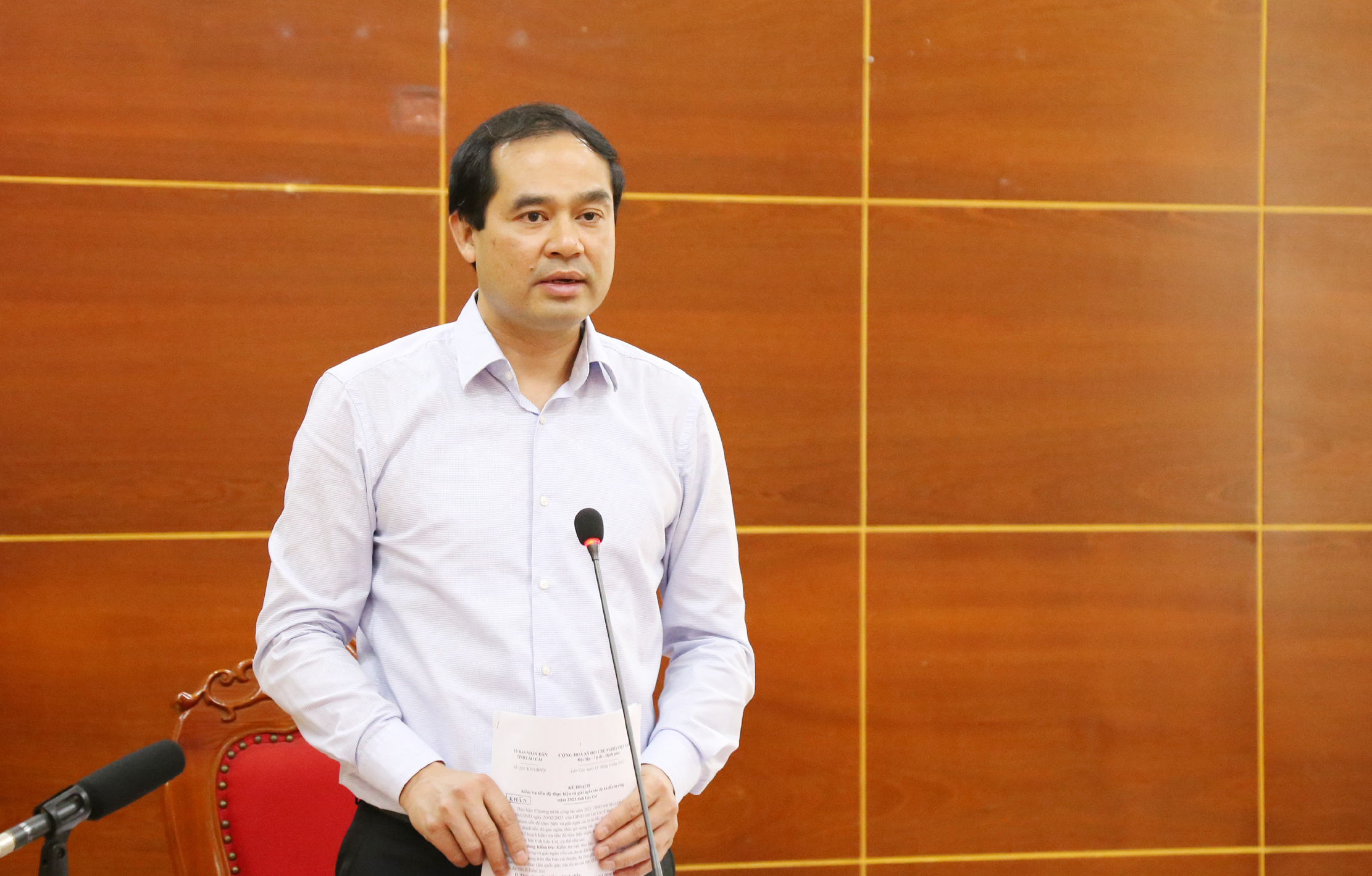 Đồng chí Trịnh Xuân Trường, Chủ tịch UBND tỉnh phát biểu tại buổi làm việc. C.jpg