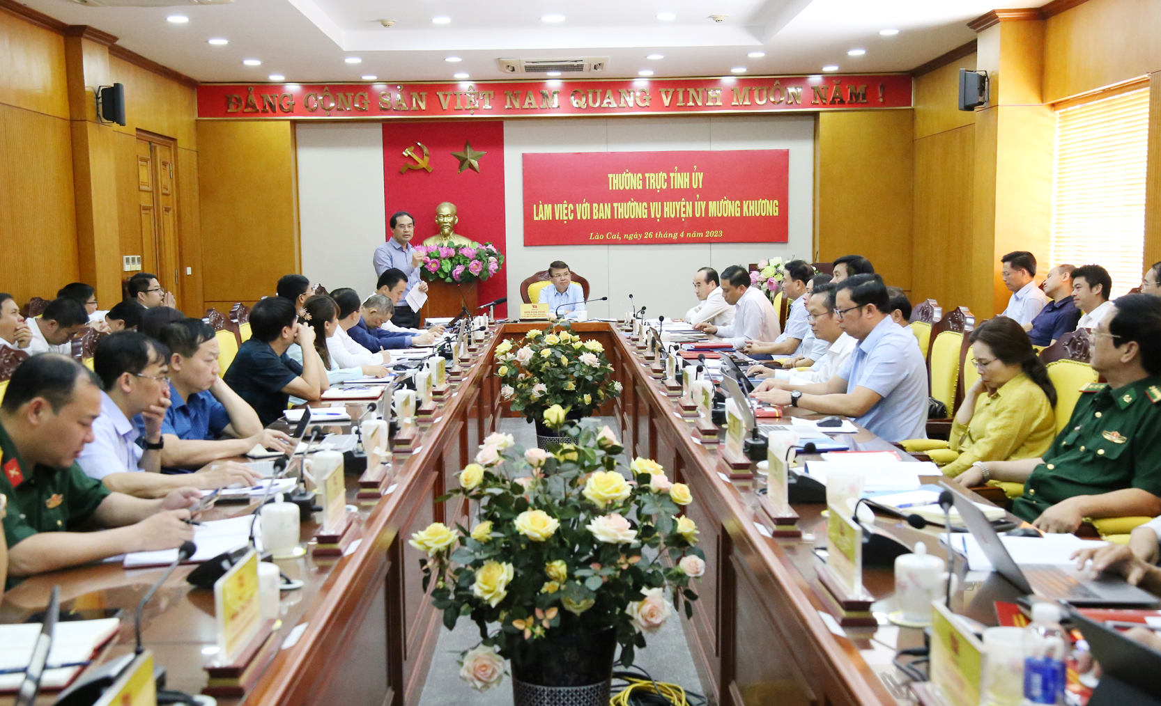 Quang cảnh buổi làm việc. M5.jpg