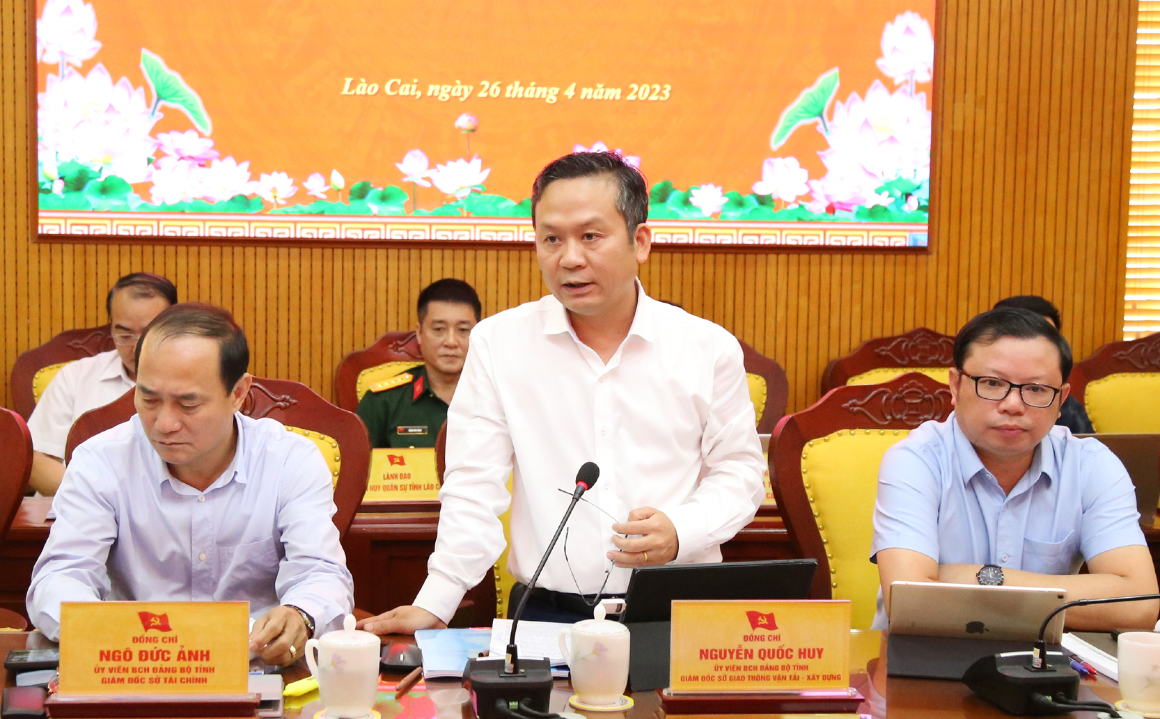 Giám đốc Sở Giao thông vận tải - Xây dựng Nguyễn Quốc Huy phát biểu tại buổi làm việc. M9.jpg