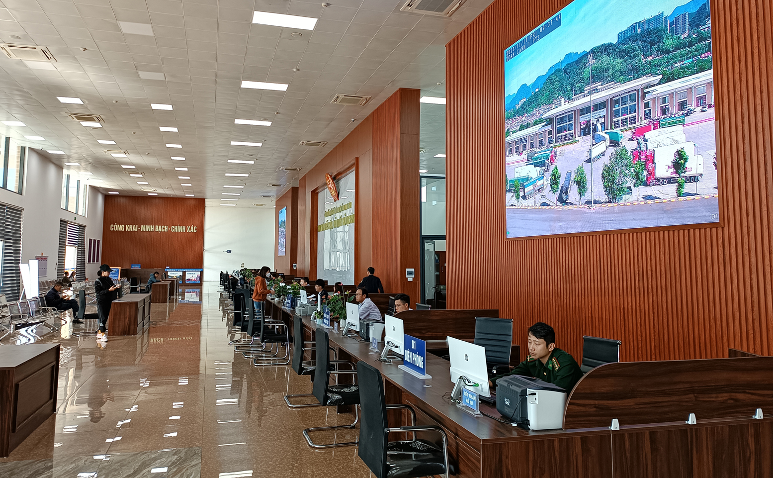 Trung tâm Tiếp nhận, giải quyết thủ tục hành chính tại Cửa khẩu Quốc tế đường bộ số II Kim Thành. CK1.jpg