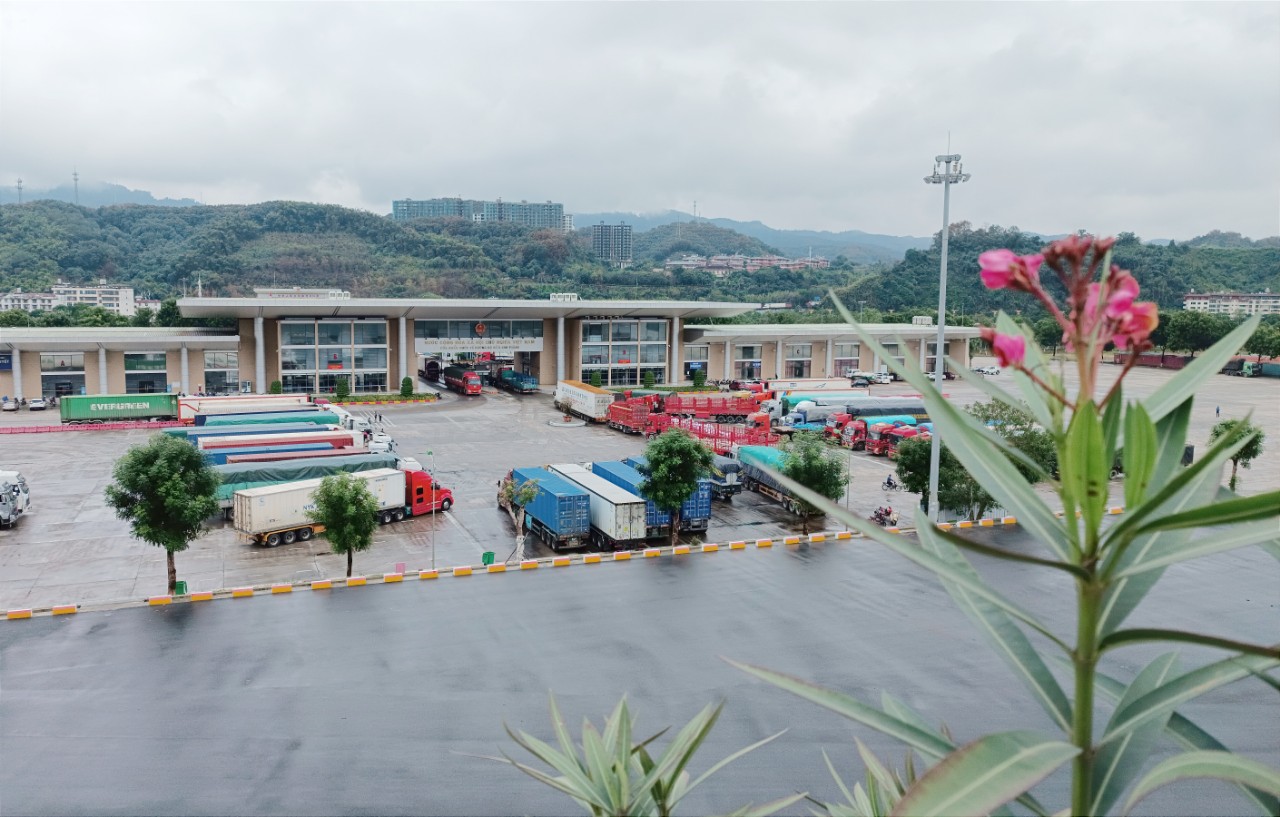 Hoạt động xuất - nhập khẩu hàng hoá qua cửa khẩu trên địa bàn tỉnh ổn định. A1.jpg