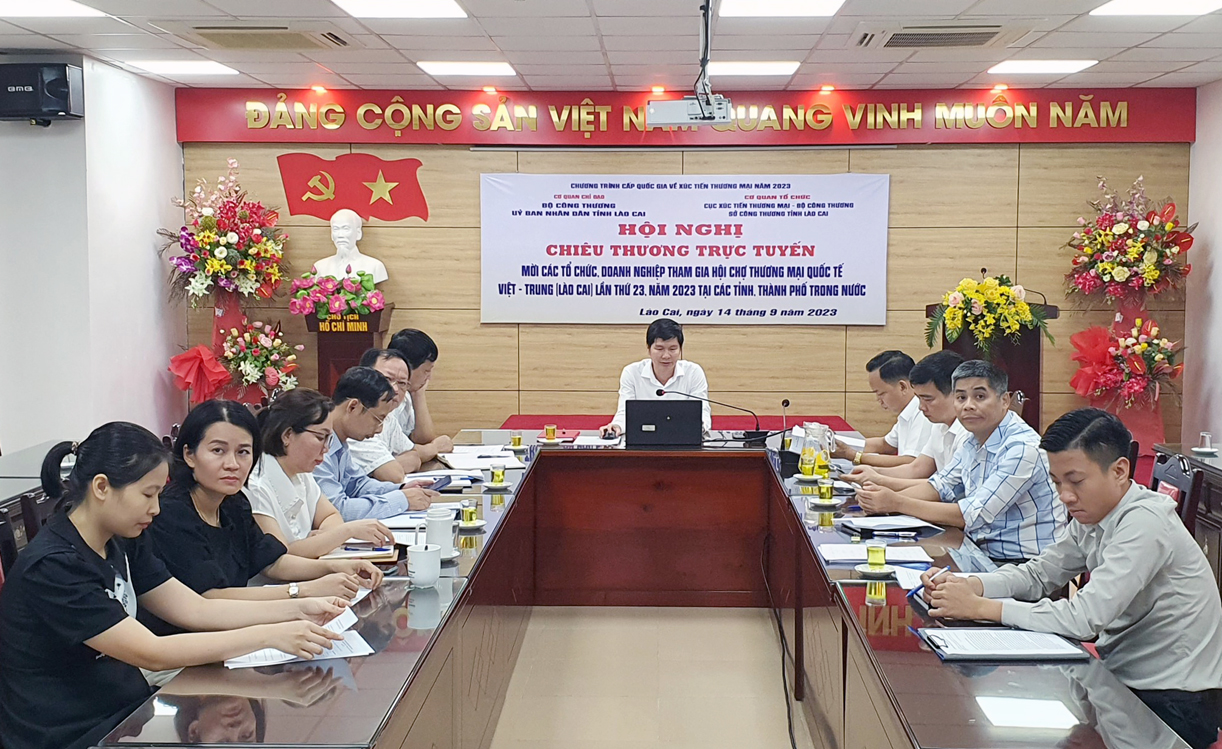Sở Công Thương tỉnh Lào Cai phối hợp với sở công thương các tỉnh, thành phố trong cả nước tổ chức hội nghị chiêu thương trực tuyến. HC5.jpg