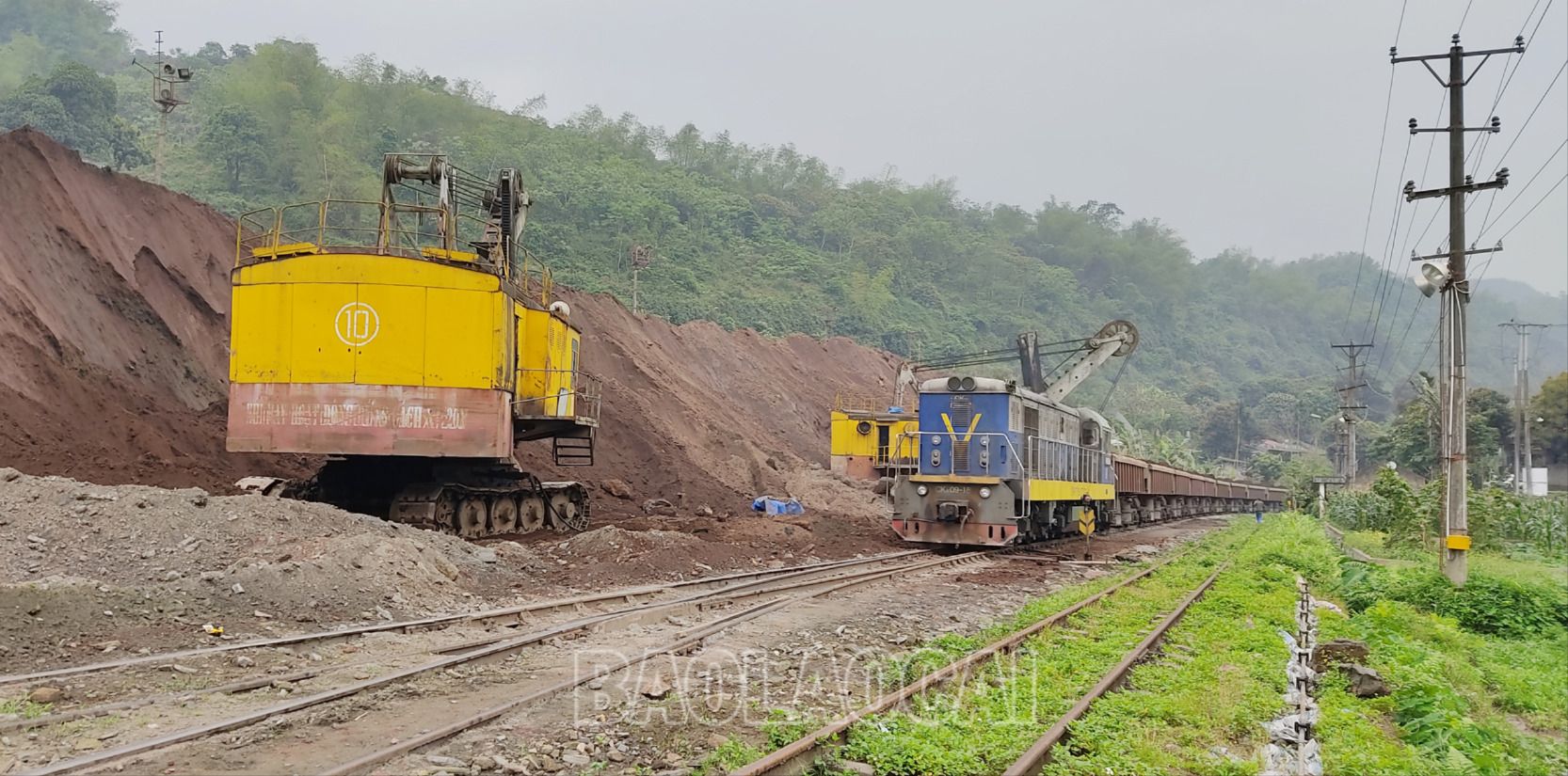 Vận chuyển quặng apatit. CN10.jpg