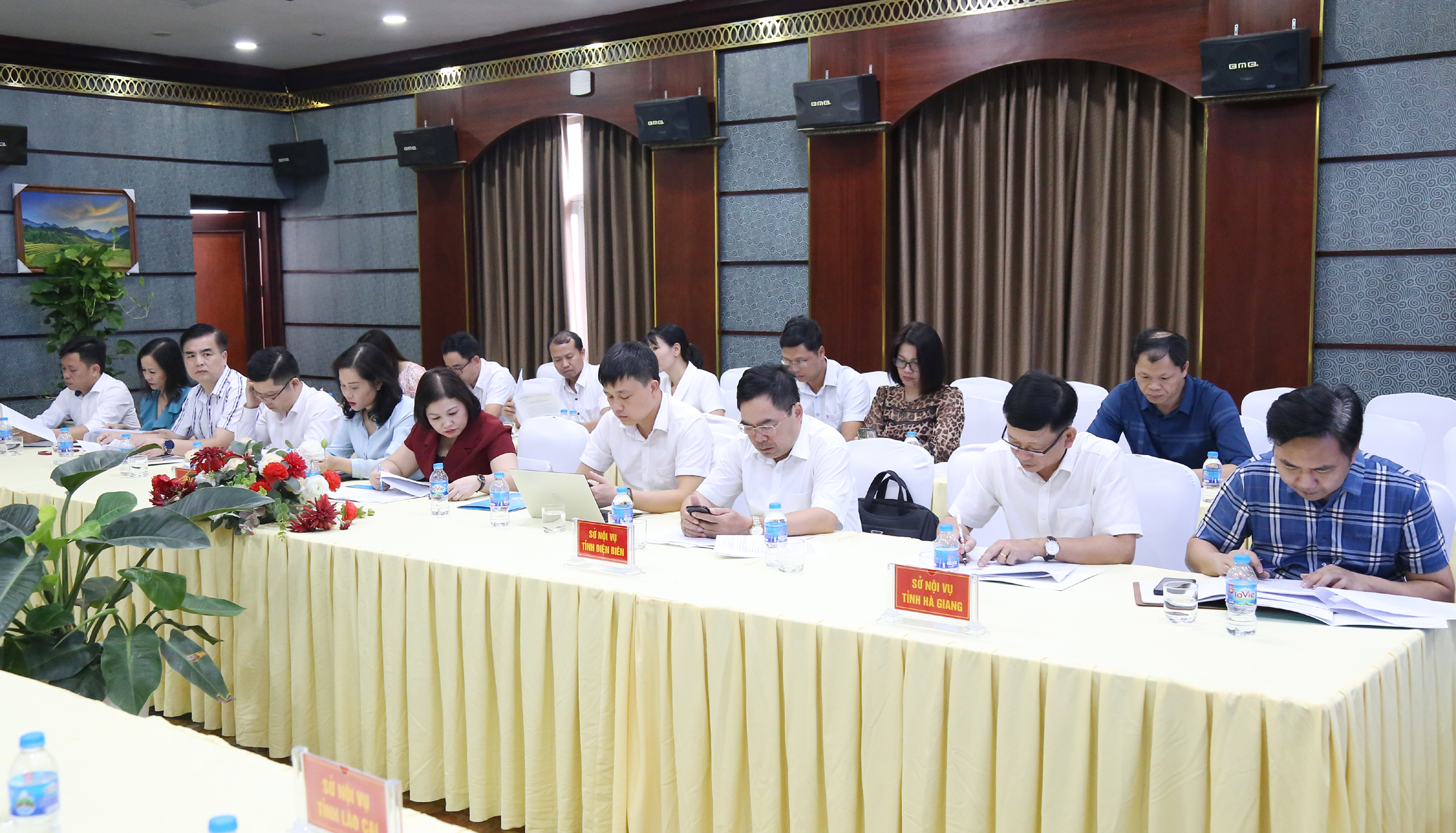 Các đại biểu dự hội nghị. TD4.jpg