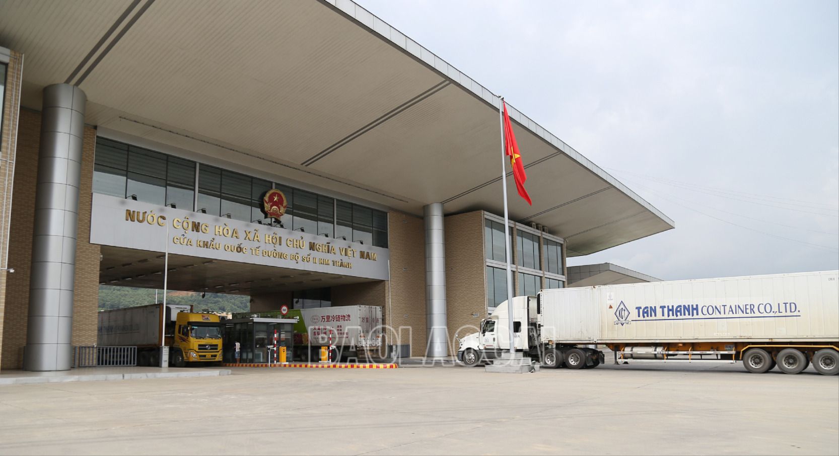 Hoạt động xuất - nhập khẩu hàng hóa qua Cửa khẩu Kim Thành. CK2.jpg