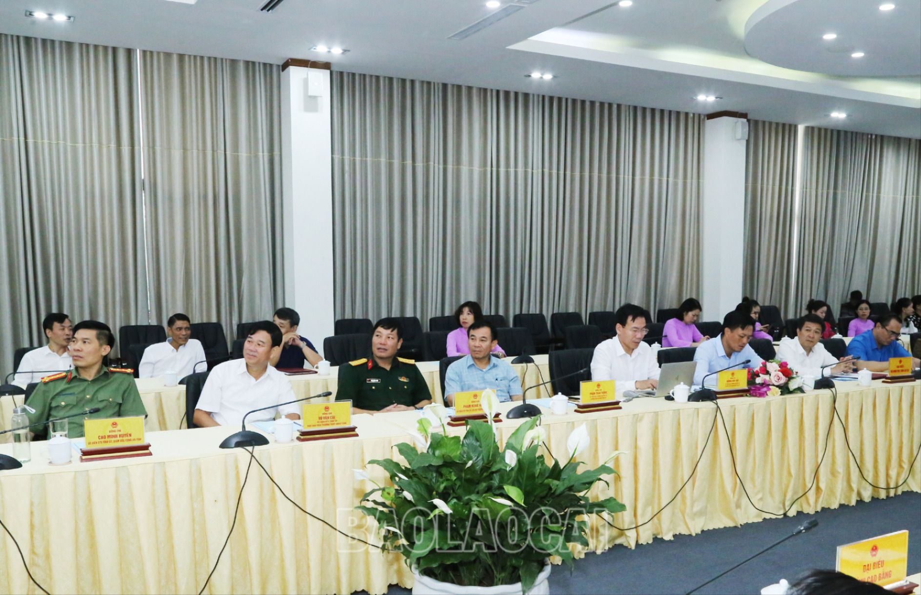 Đại biểu tỉnh Lào Cai dự hội nghị. TD9.jpg