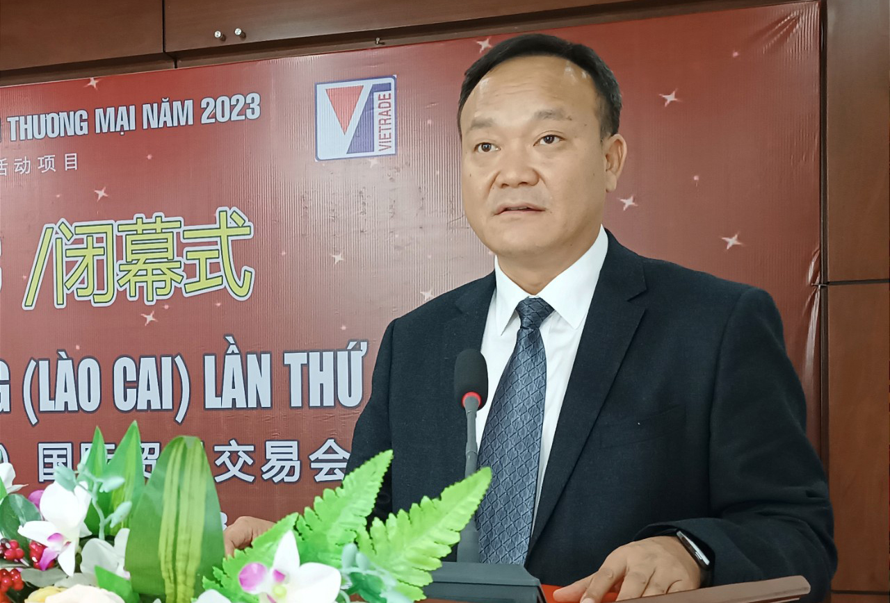 Ông Châu Hồng, Phó Huyện trưởng Thường trực Chính quyền nhân dân Hà Khẩu, châu Hồng Hà, tỉnh Vân Nam (Trung Quốc). N14.jpg