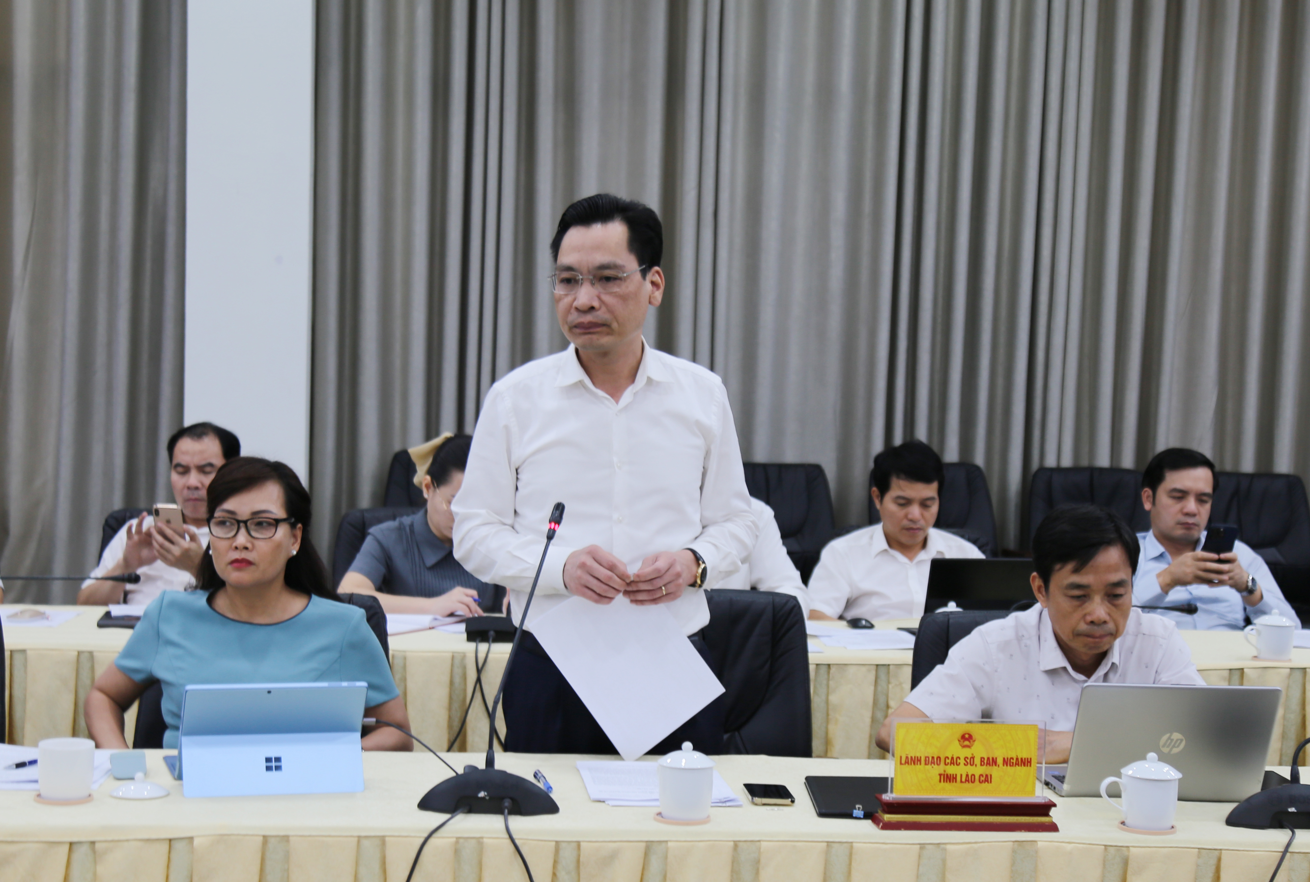 Lãnh đạo Sở Xây dựng phát biểu tại hội nghị. A.jpg
