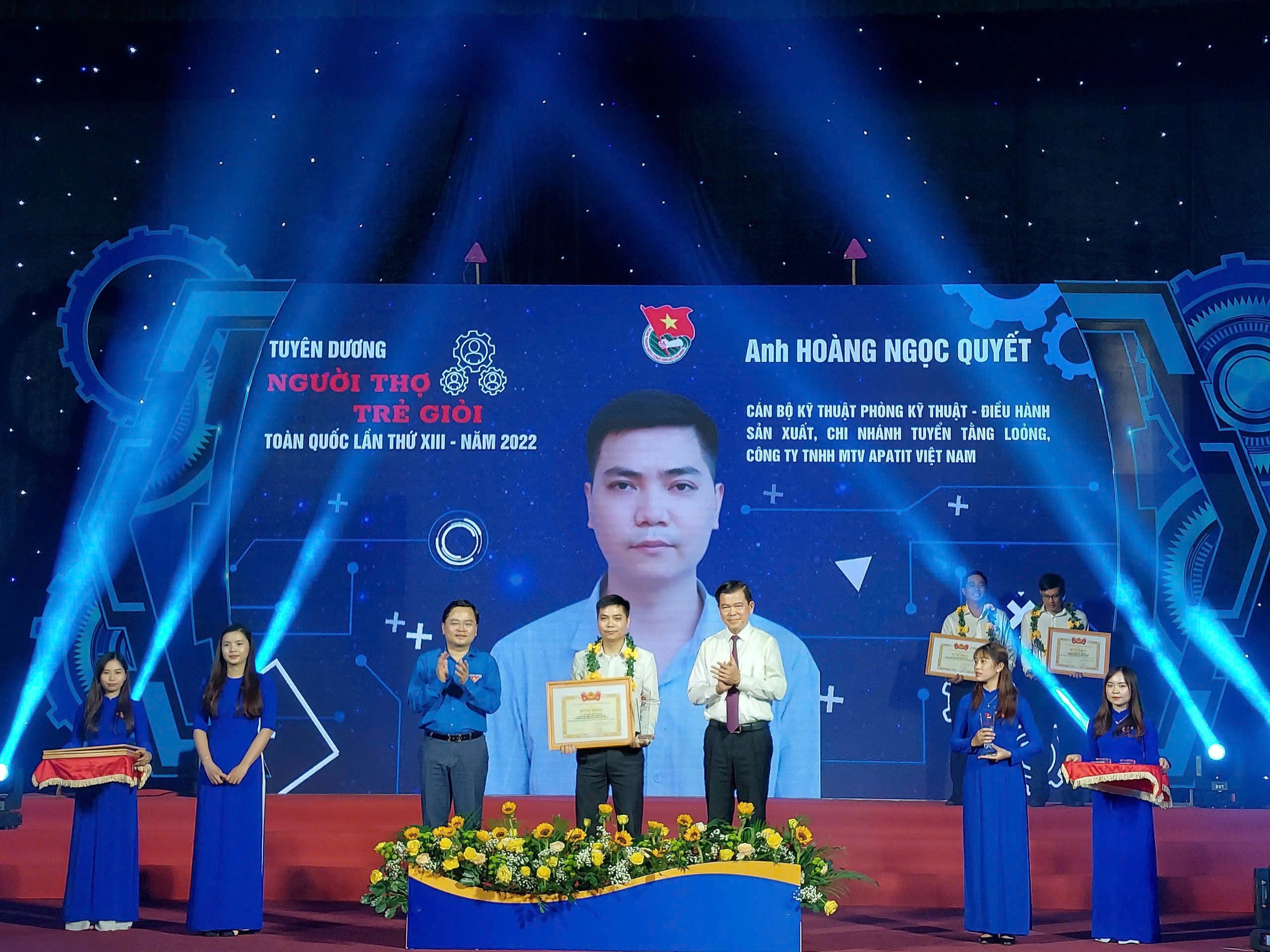 Anh Hoàng Ngọc Quyết được Trung ương Đoàn tuyên dương người thợ trẻ giỏi toàn quốc năm 2022. 2-7354.jpg