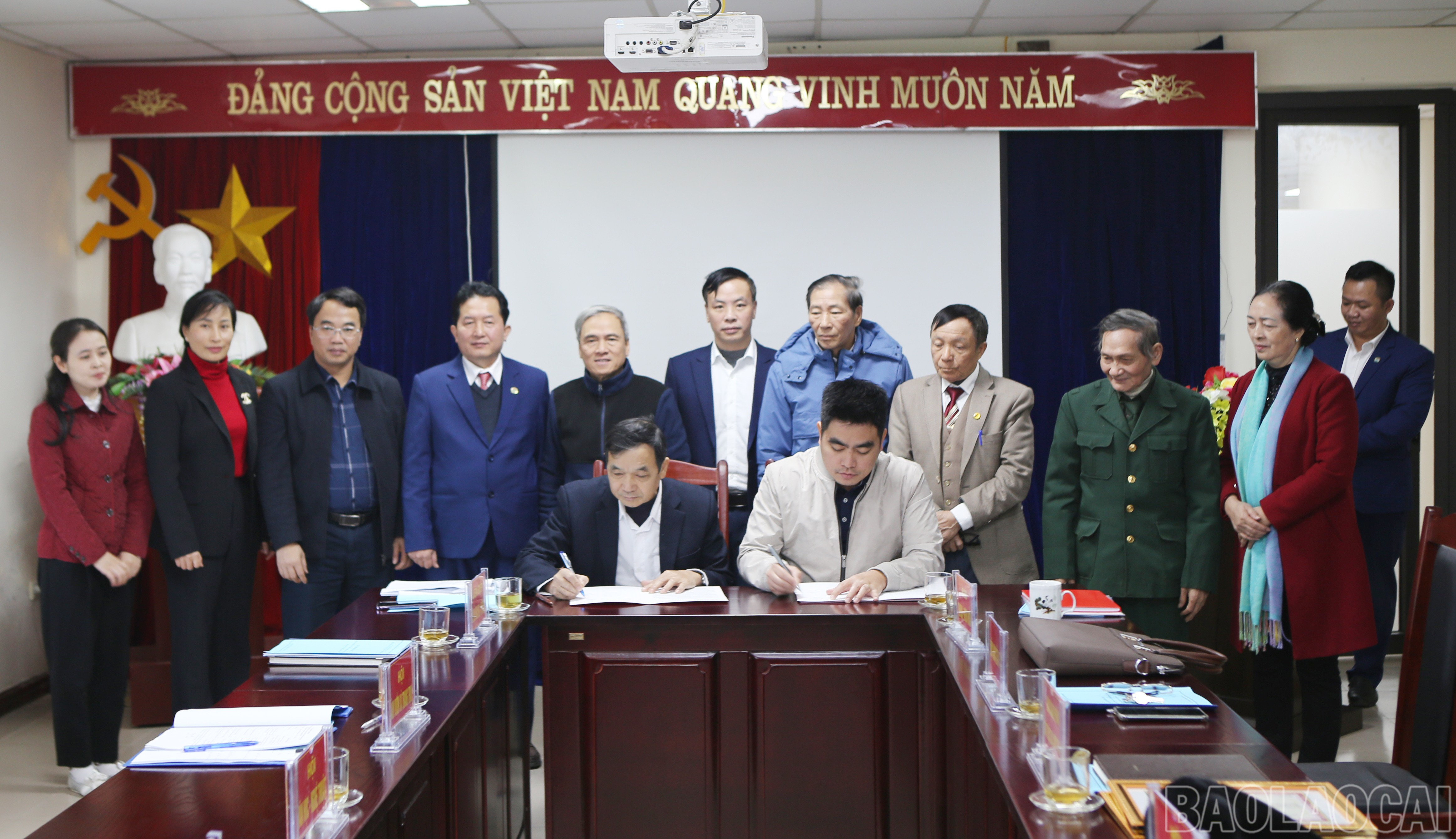 Ký kết giao ước thi đua năm 2025. baolaocai-br_xh-6.jpg