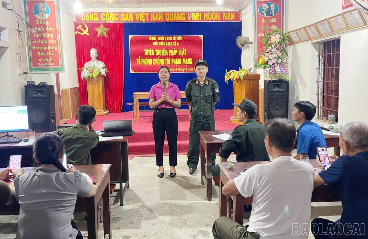 Tiểu đoàn Cảnh sát cơ động số 4 phối hợp tổ chức hoạt động truyền thông tại cơ sở.