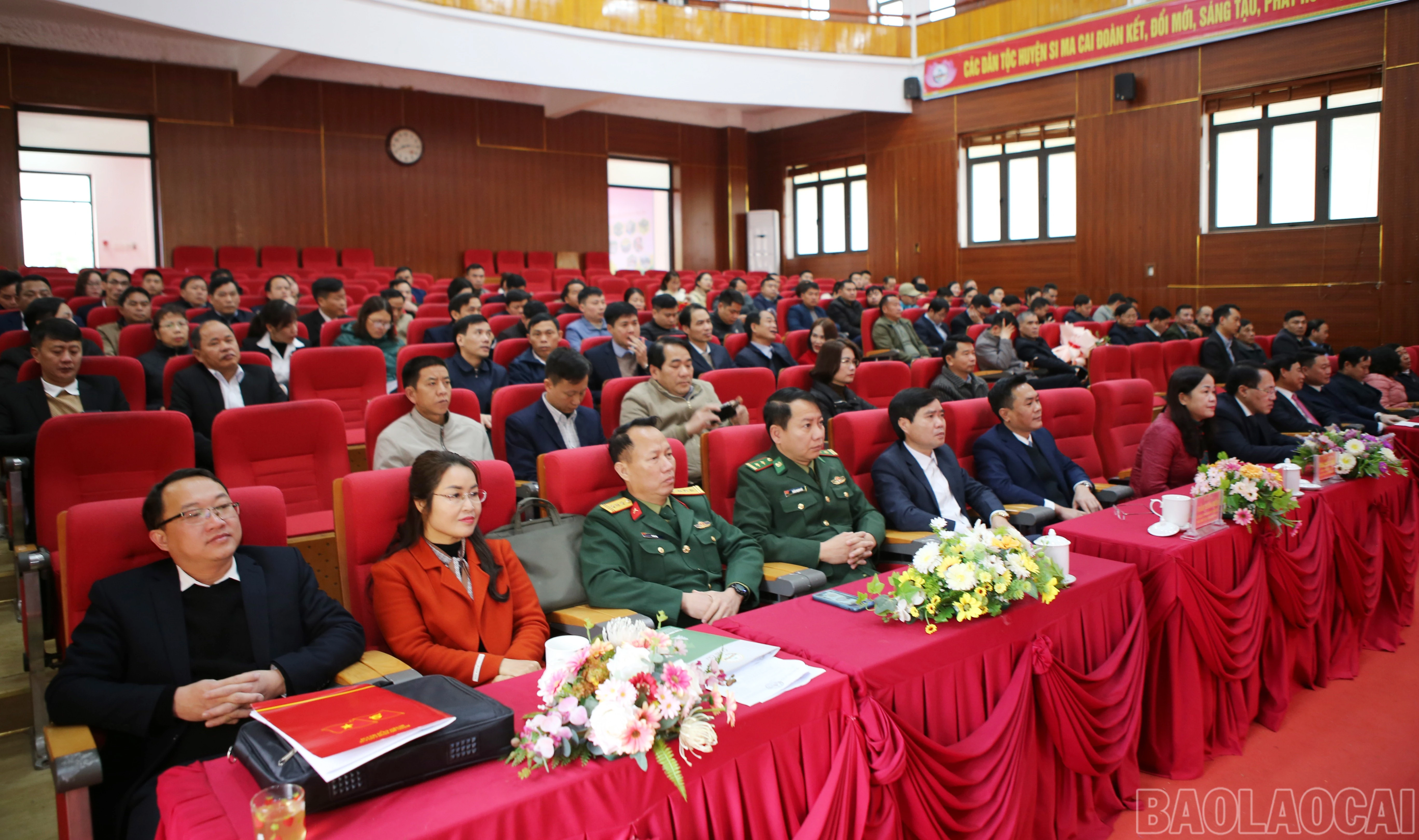 Các đại biểu dự hội nghị.