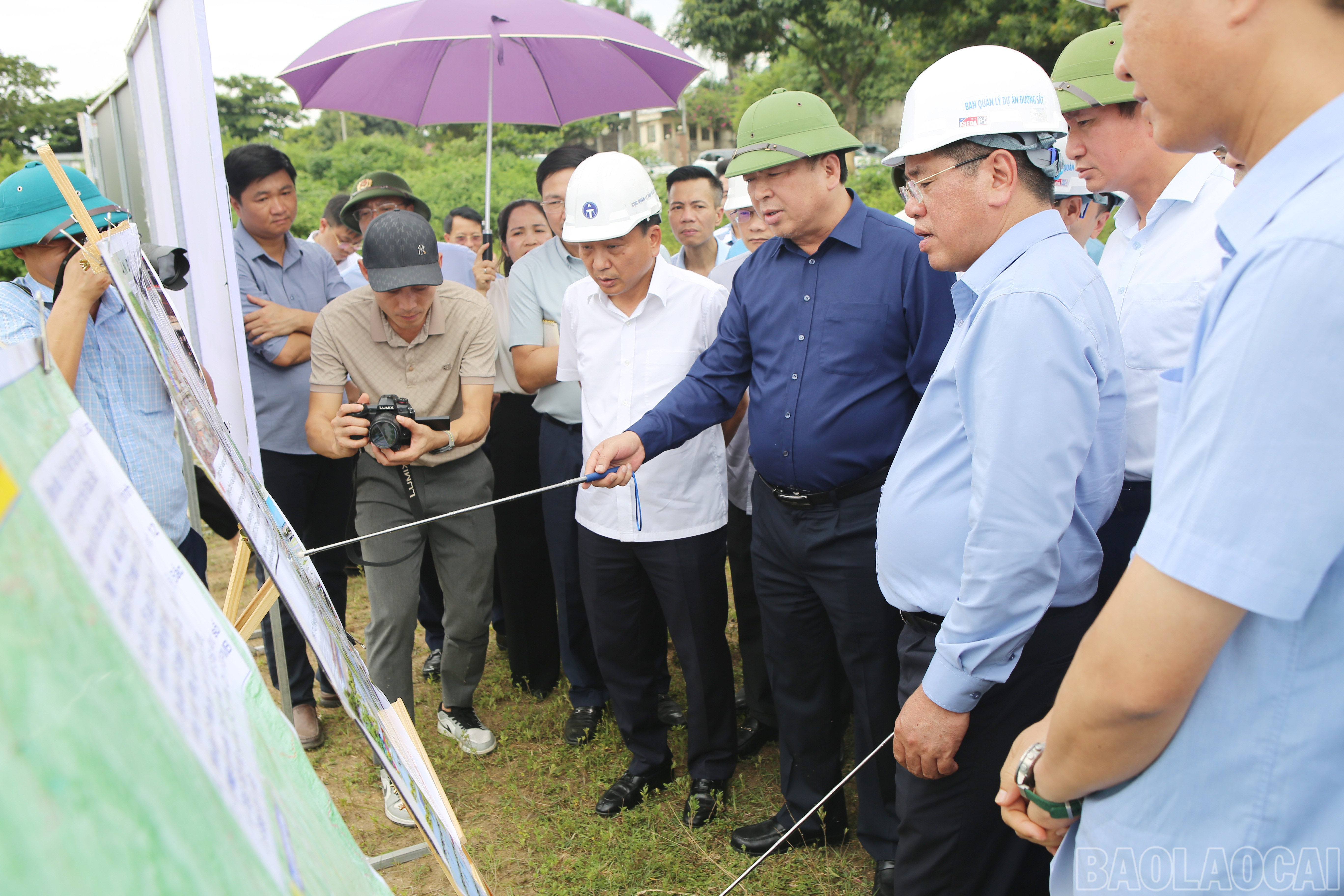 Bộ Trưởng Trần Hồng Minh chỉ đạo phương án xây dựng cơ sở hạ tầng giao thông tại Ga Lào Cai mới. baolaocai-br_1-900.jpg