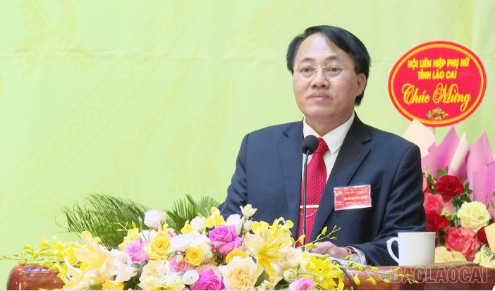 Bí thư Đảng ủy xã Si Ma Cai Hoàng Văn Dương phát biểu tại đại hội. baolaocai-br_s-9.jpg