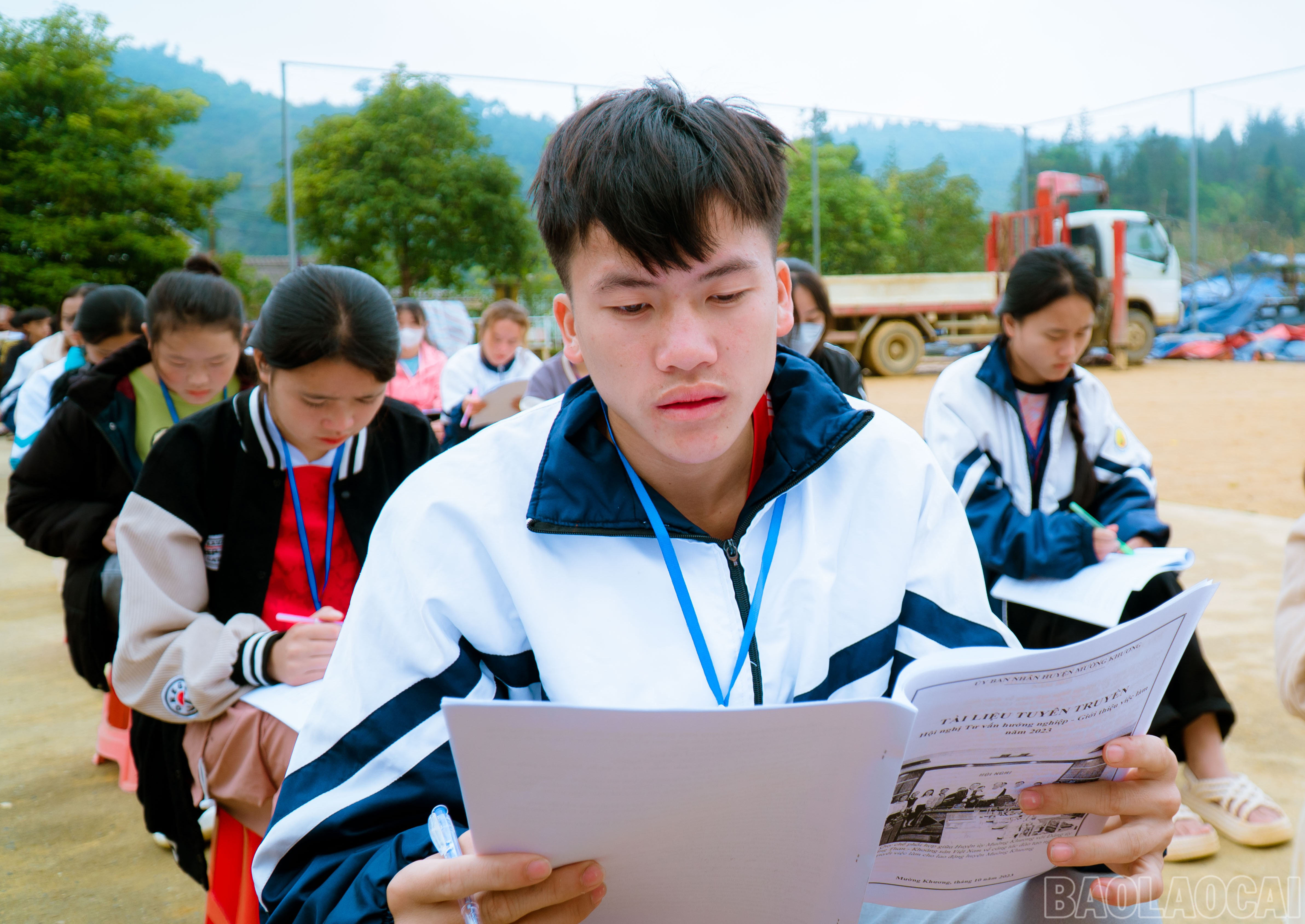 Nhiều hình thức phổ biến, tuyên truyền pháp luật cho học sinh. baolaocai-br_2-5069.jpg