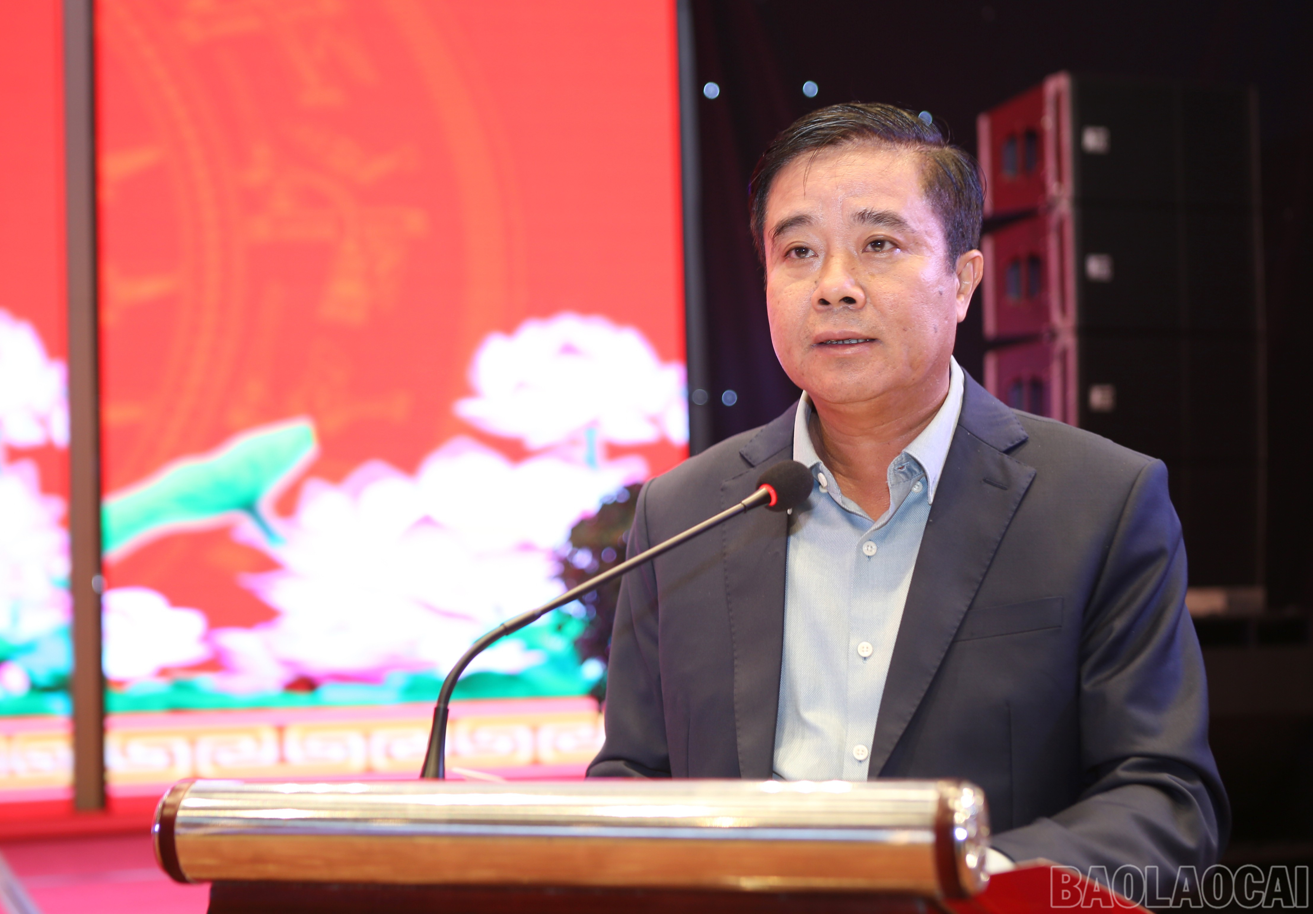 Đồng chí Phan Đăng Toàn - Bí thư Đảng ủy phường Sa Pa chia sẻ kinh nghiệm quản lý Khu du lịch Quốc gia Sa Pa. baolaocai-br_sp-2.jpg