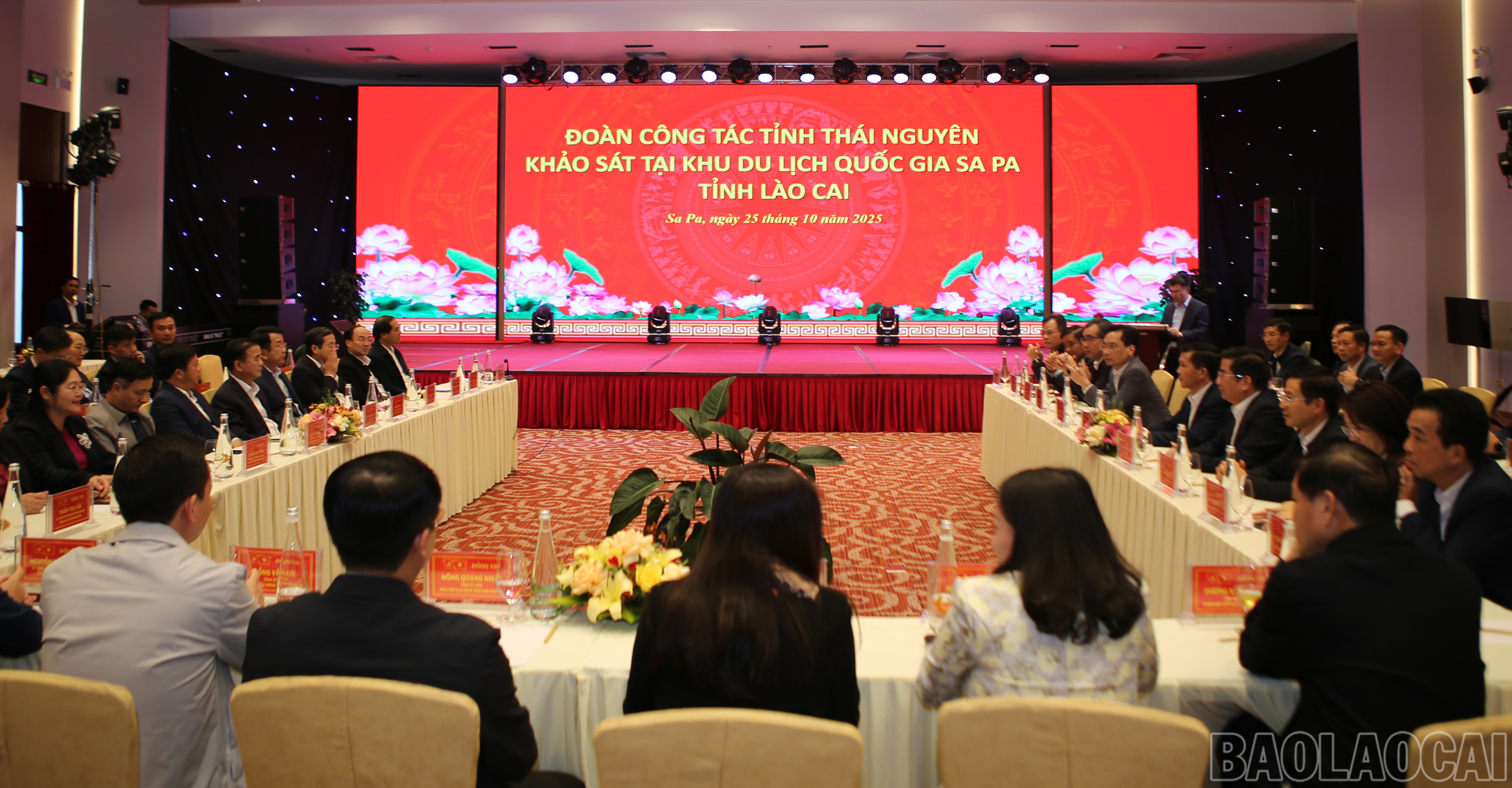 Quang cảnh hội nghị trao đổi, chia sẻ kinh nghiệm công tác phát triển du lịch. baolaocai-br_sp-1.jpg