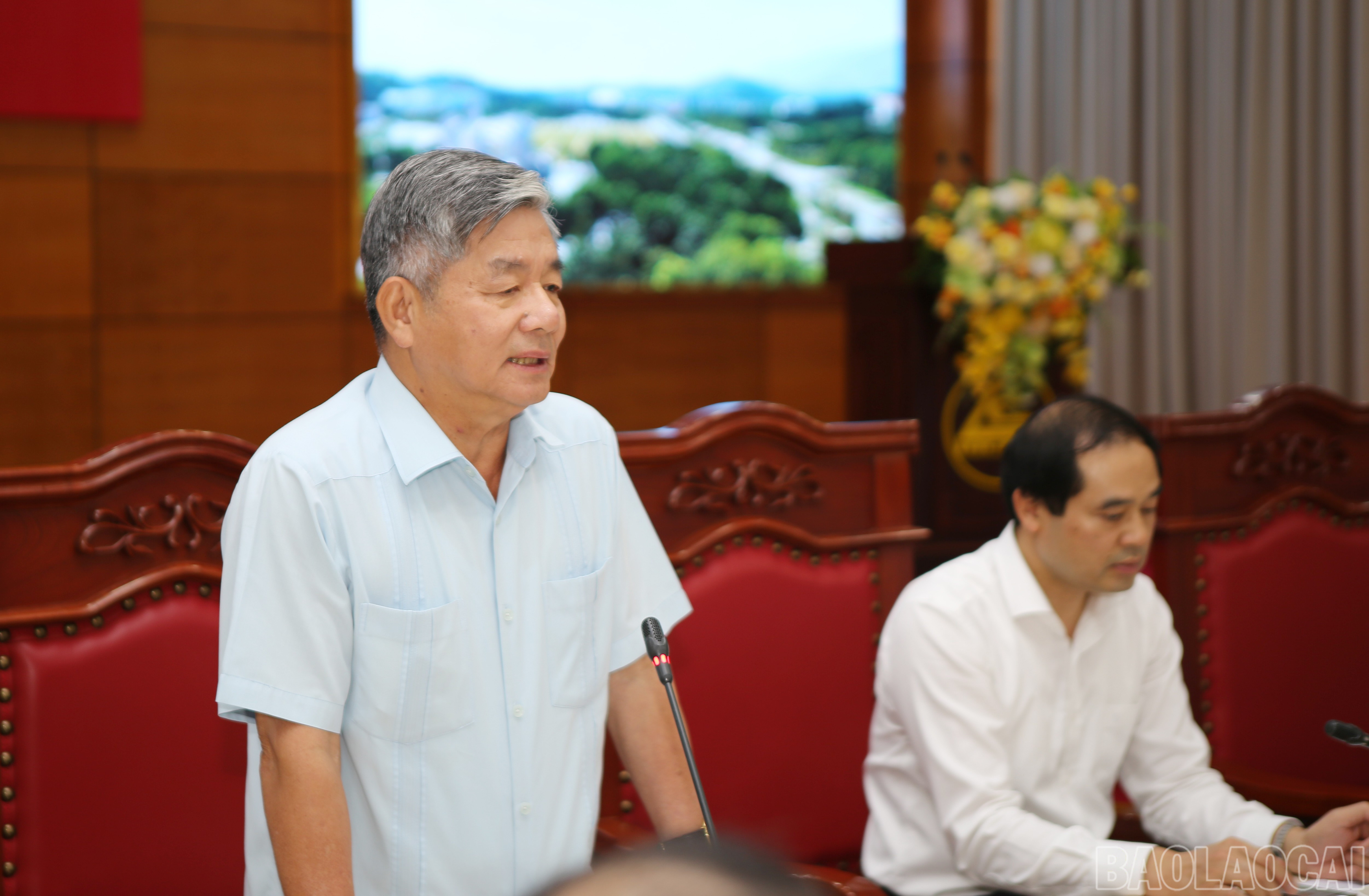Đồng chí Bùi Quang Vinh, nguyên Bí thư Tỉnh ủy phát biểu tại hội nghị baolaocai-br_6.jpg