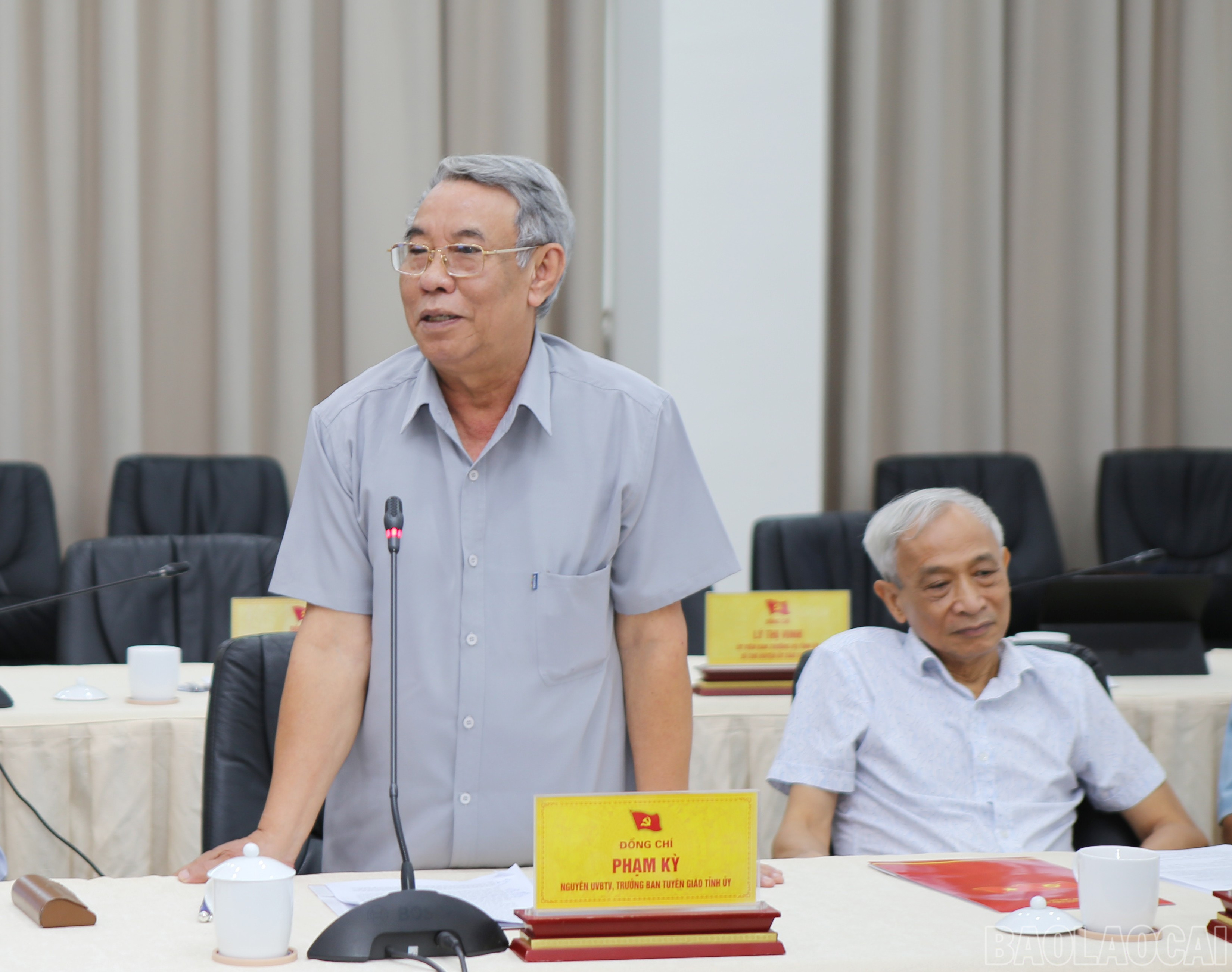 Đồng chí Phạm Kỳ, nguyên Trưởng Ban Tuyên giáo Tỉnh ủy phát biểu tại hội nghị baolaocai-br_8.jpg