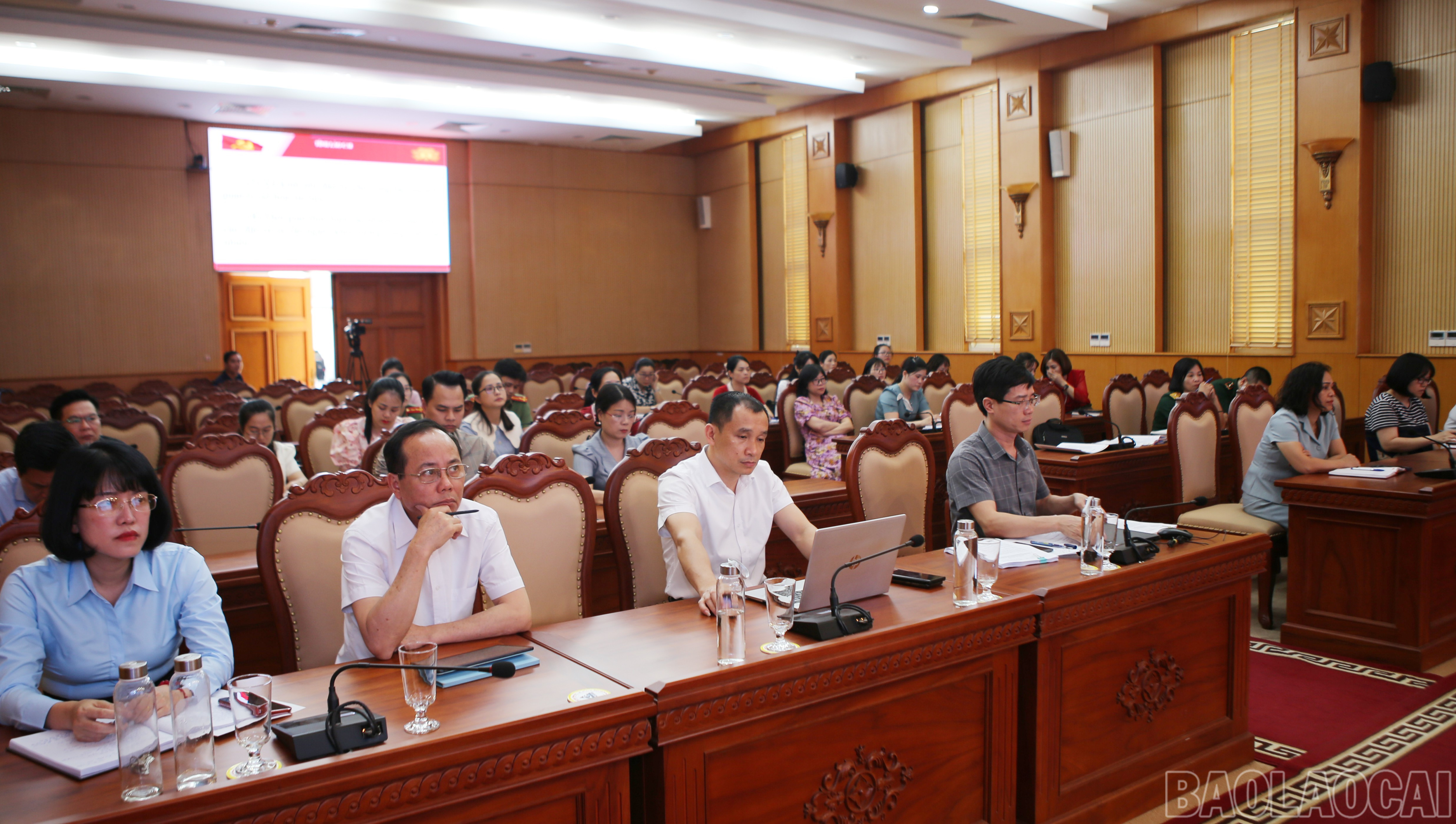 Các đại biểu dự hội nghị. baolaocai-br_3-5727.jpg