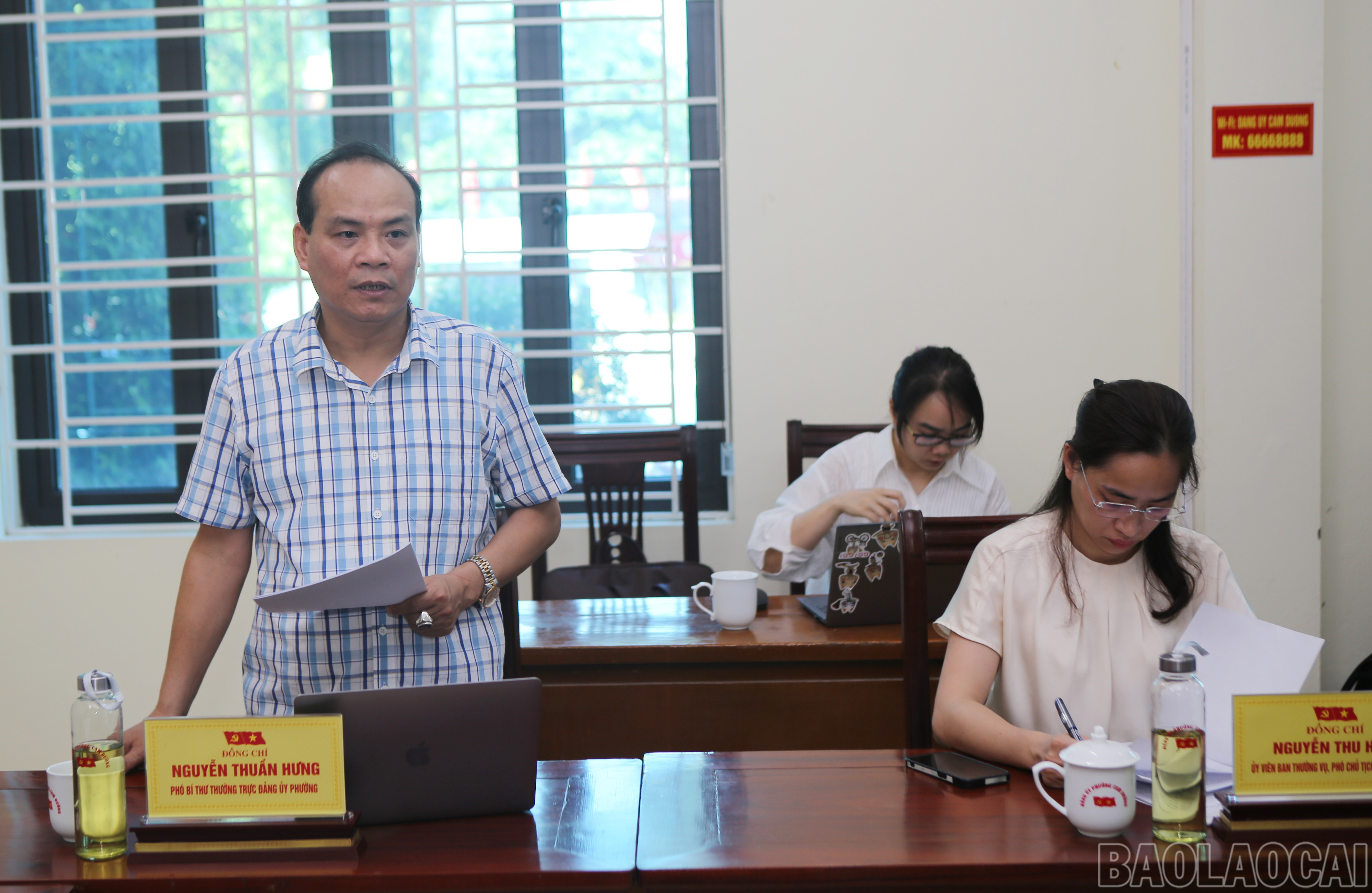 Phó Bí thư Thường trực Đảng ủy phường Cam Đường báo cáo kết quả tuyên truyền thời gian qua. baolaocai-br_12.jpg