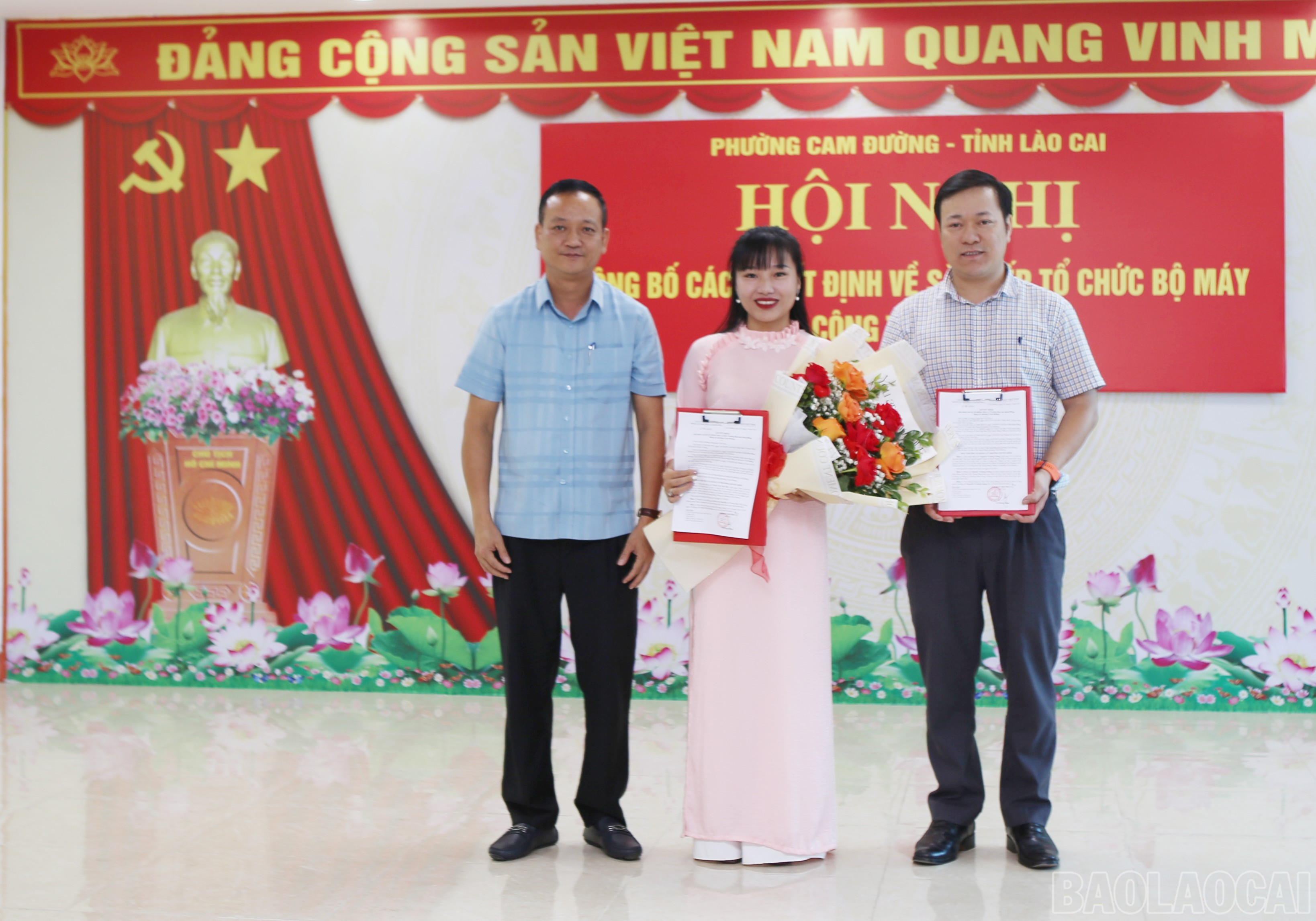 Công bố quyết định thành lập và bổ nhiệm lãnh đạo cơ quan tham mưu, giúp việc Đảng ủy. baolaocai-br_1.jpg