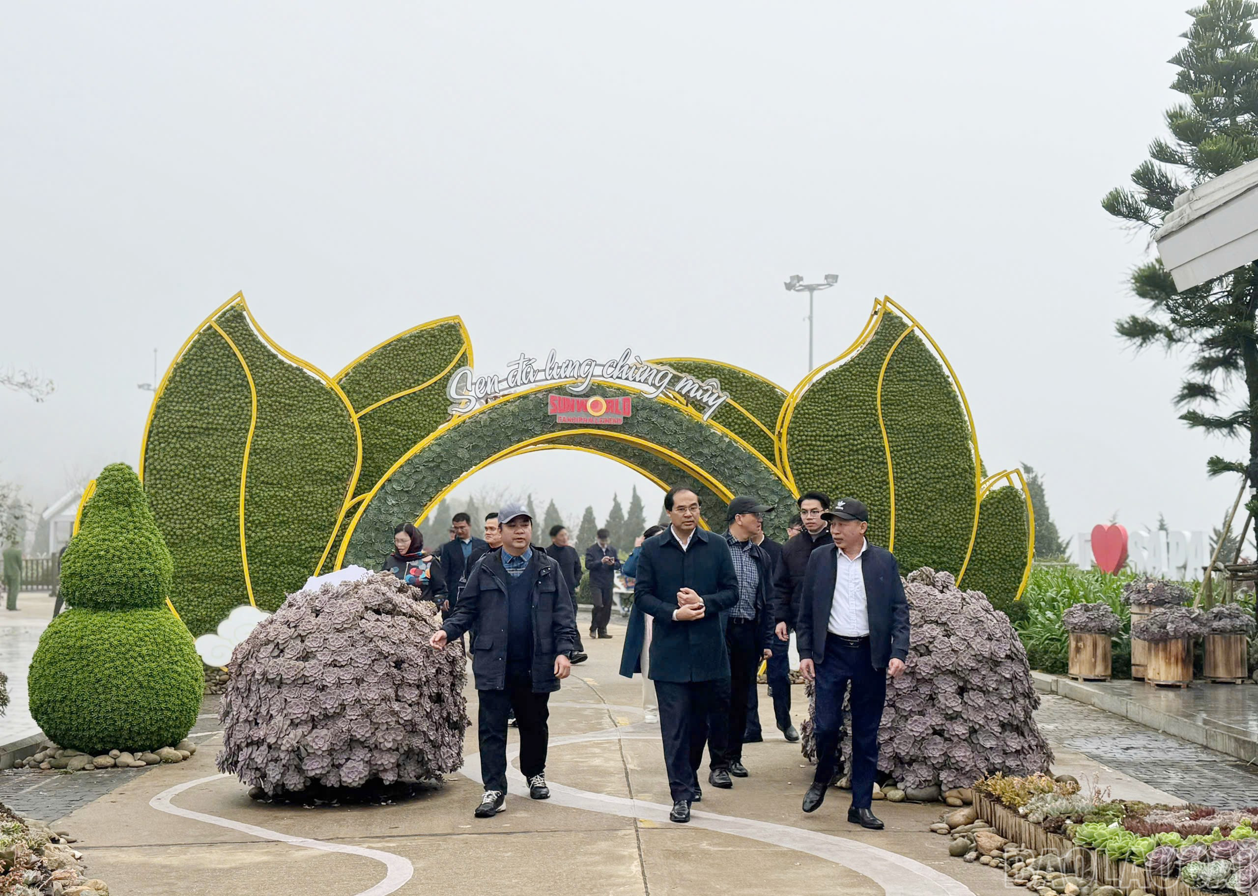 Thăm các dự án phát triển du lịch của Tập đoàn Sun Group. baolaocai-br_18.jpg