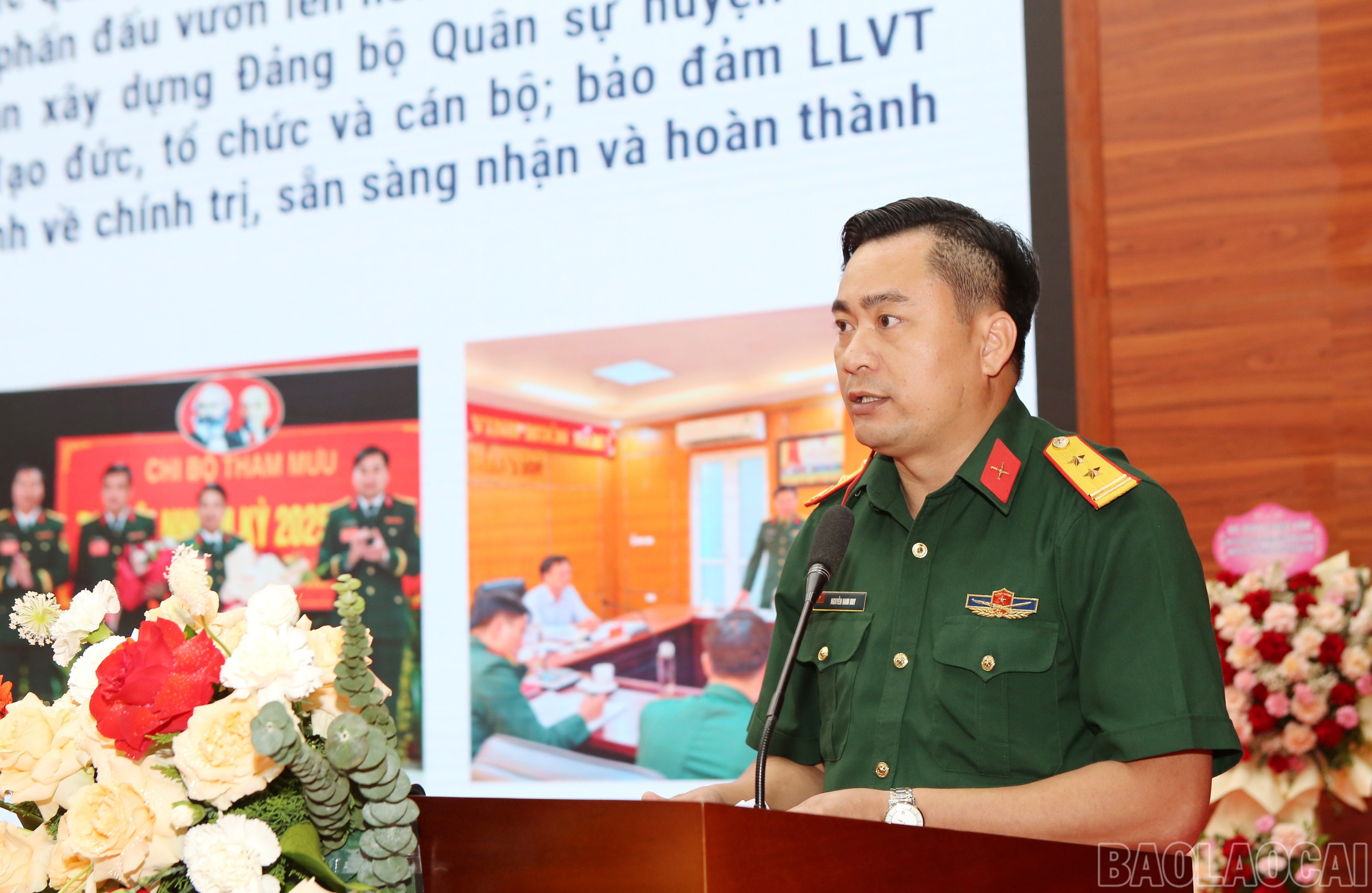 Đại biểu tham luận tại hội nghị. baolaocai-br_by-5.jpg