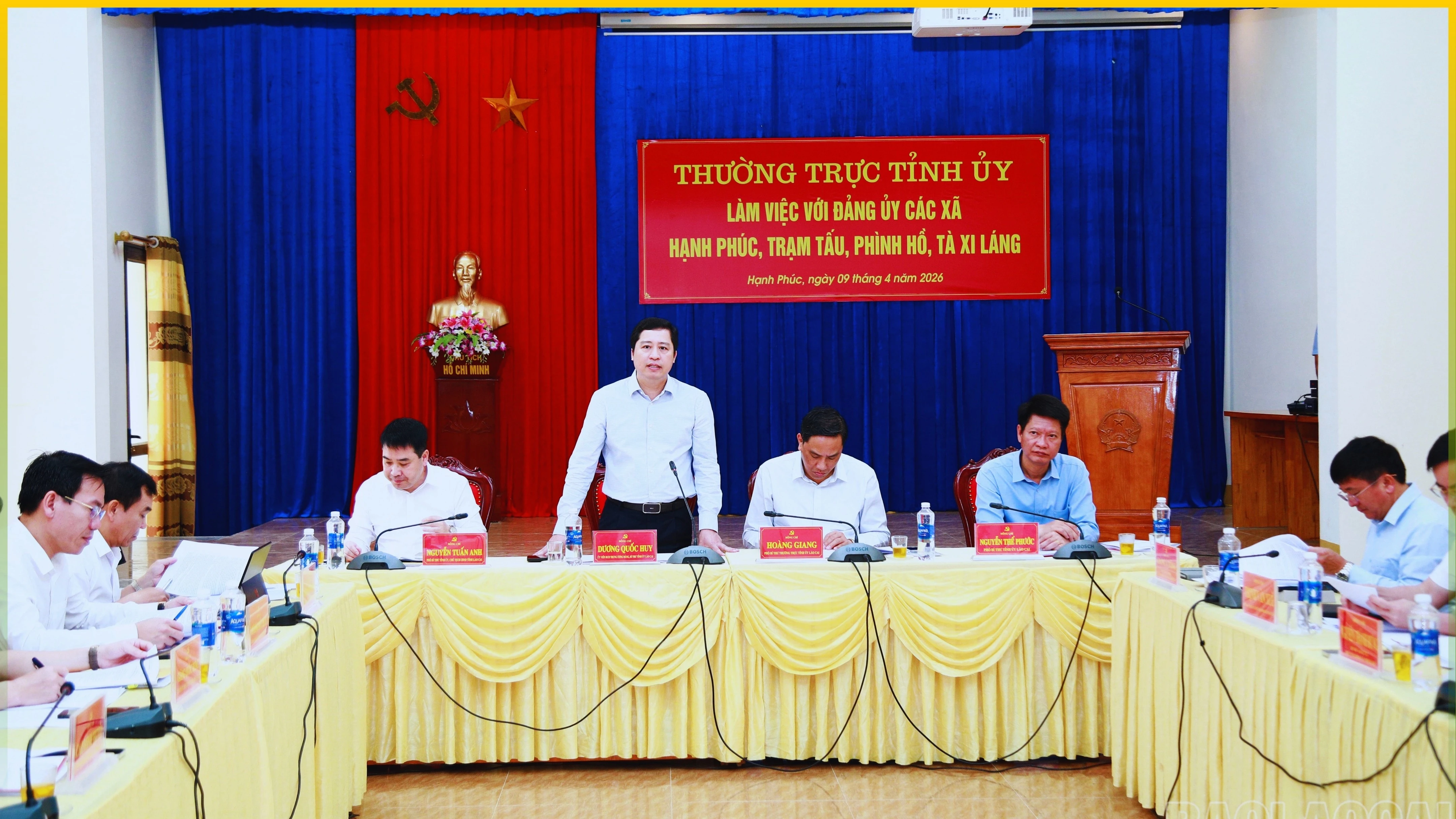 Bí thư Tỉnh ủy Dương Quốc Huy phát biểu tại buổi làm việc với Thường trực Đảng ủy các xã: Hạnh Phúc, Trạm Tấu, Phình Hồ và Tà Xi Láng.