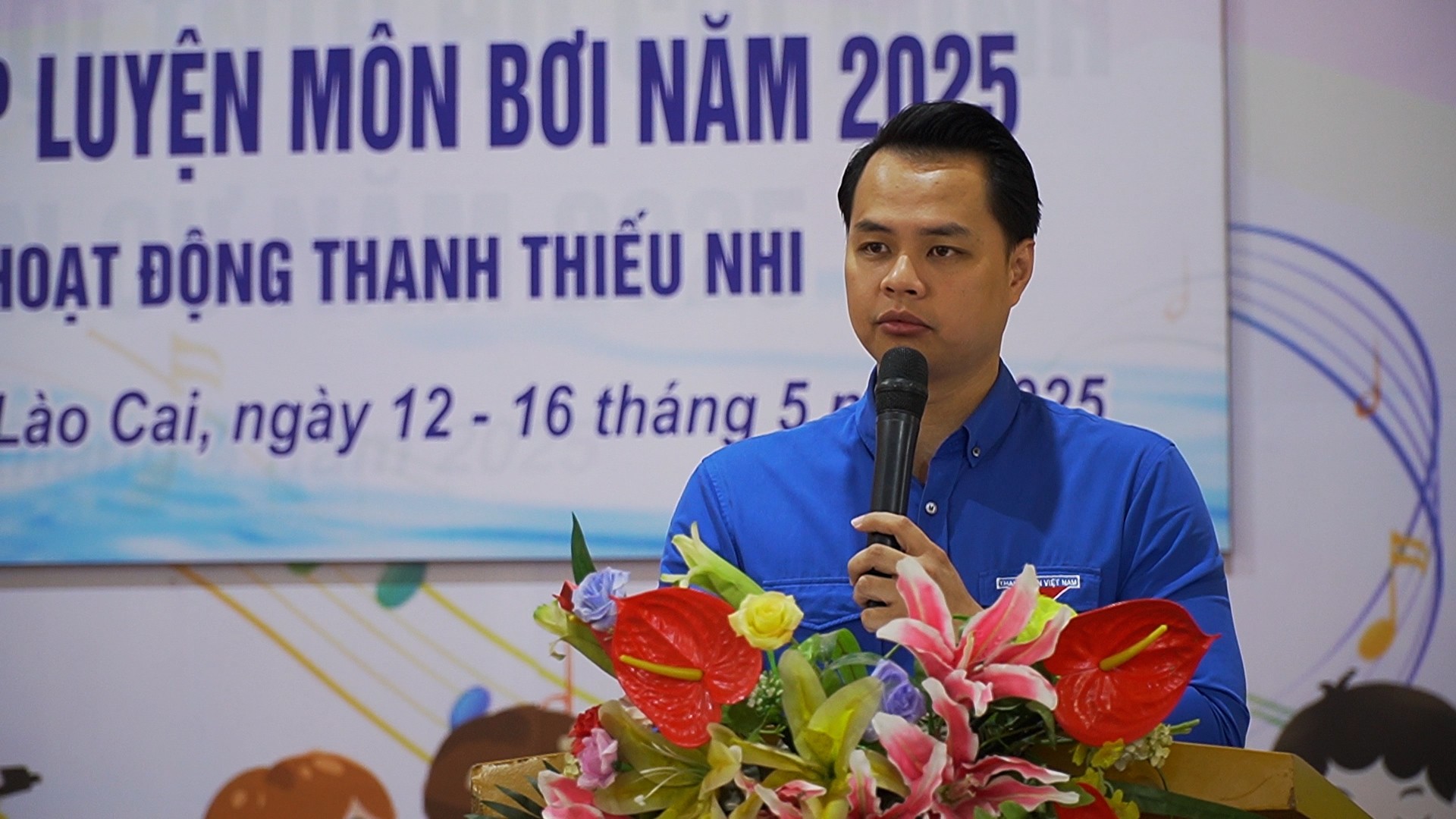 Anh Hoàng Mạnh Linh, Phó Bí thư Tỉnh đoàn, Chủ tịch Hội đồng Đội tỉnh phát biểu khai mạc lớp tập huấn. dung-vhnt00-44-23-16still002.jpg