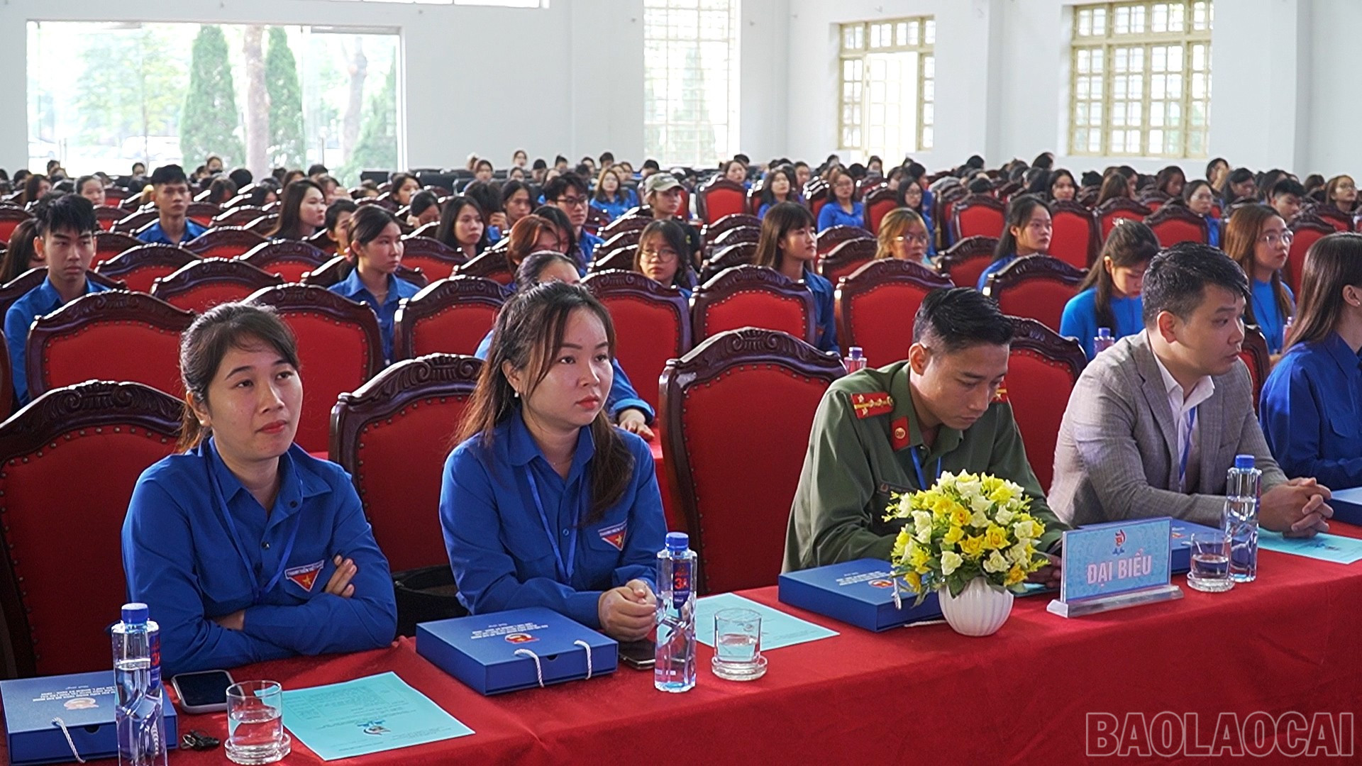baolaocai-br_sequence-0301-51-15-00still032.jpg