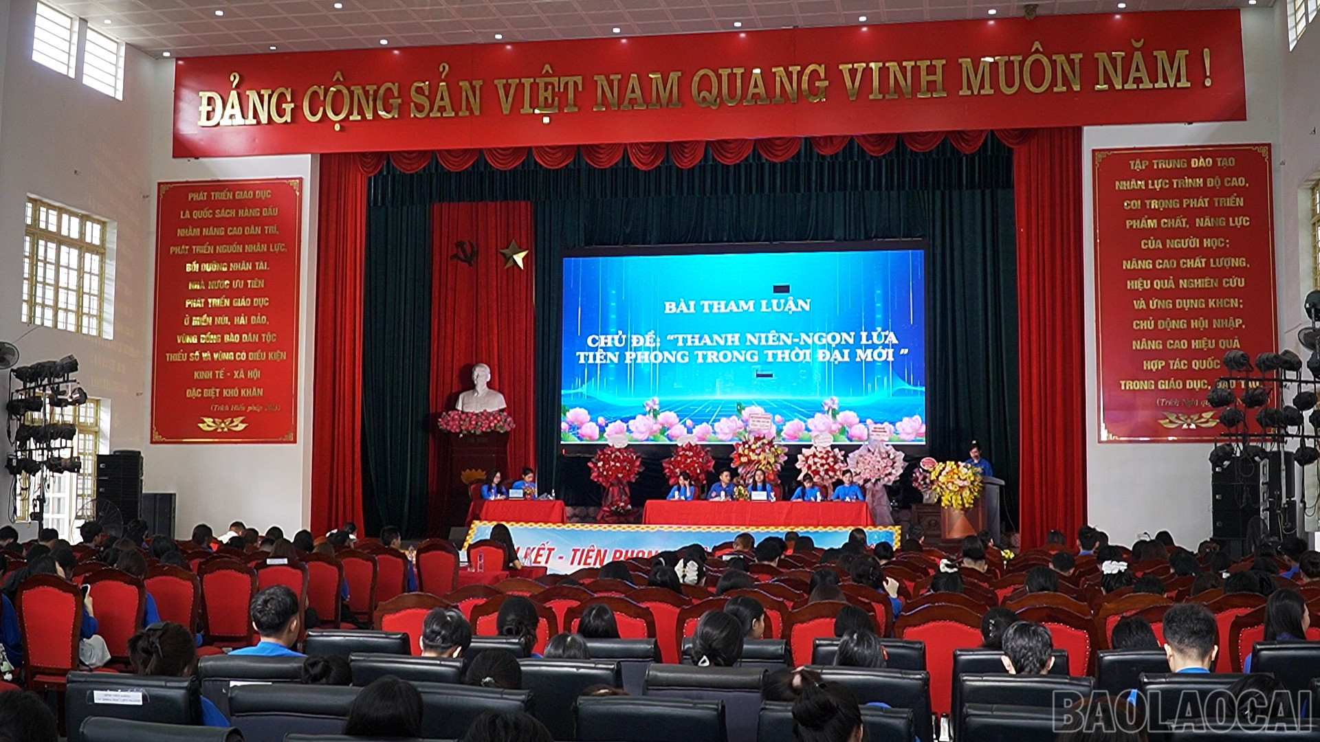 Quang cảnh Đại hội baolaocai-br_sequence-0301-51-09-12still031.jpg