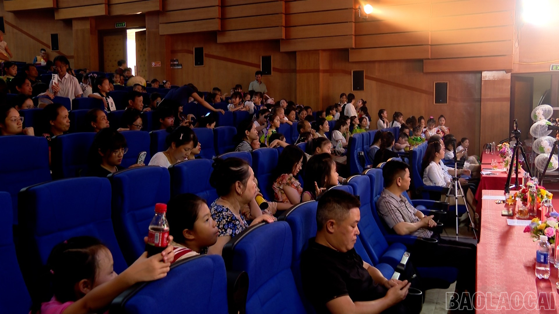 baolaocai-br_dung-phat-thanh00-52-27-19still009.jpg