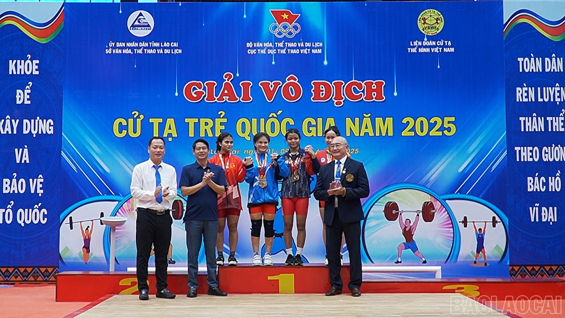 Trao giải các nội dung thi đấu hạng 49 kg nữ. baolaocai-br_dung-gi-cung-dc03-33-24-02still134.jpg