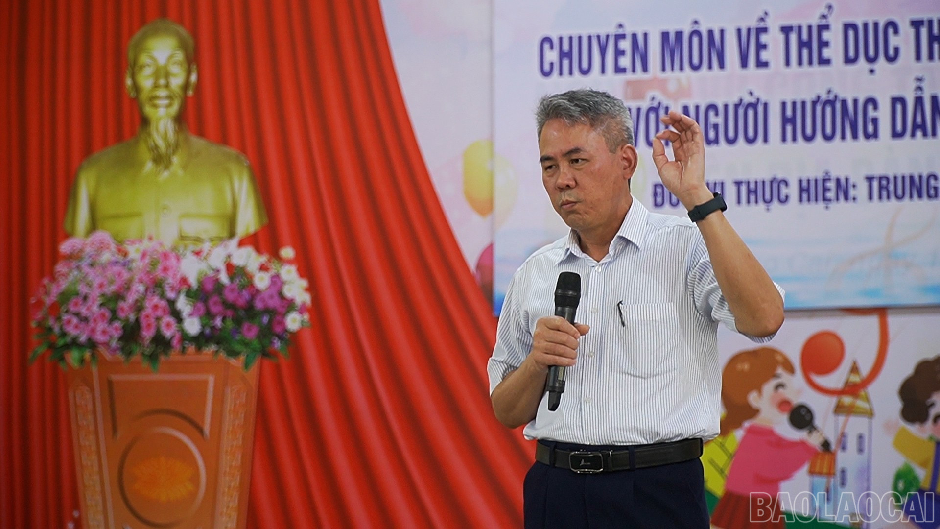 Giảng viên đến từ Trung tâm Huấn luyện và Thi đấu thể dục - thể thao tỉnh giảng dạy. baolaocai-br_dung-vhnt00-44-52-09still004.jpg