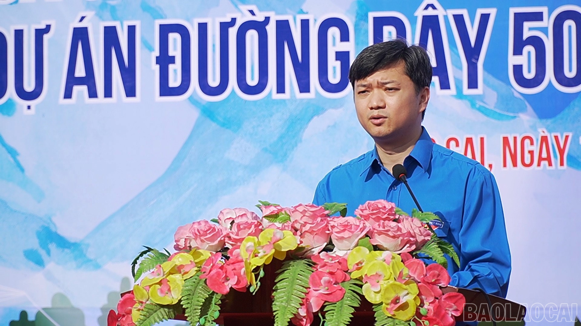 Đồng chí Nguyễn Minh Triết phát biểu phát động triển khai đợt thi đua cao điểm. baolaocai-br_sequence-0101-09-18-03still081.jpg