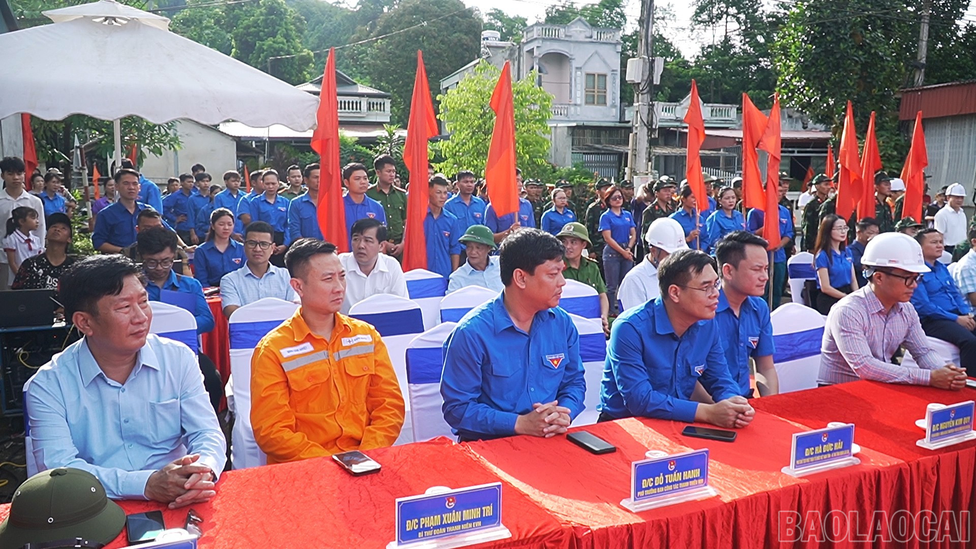 Đại biểu dự lễ phát động. baolaocai-br_sequence-0101-09-24-19still076.jpg