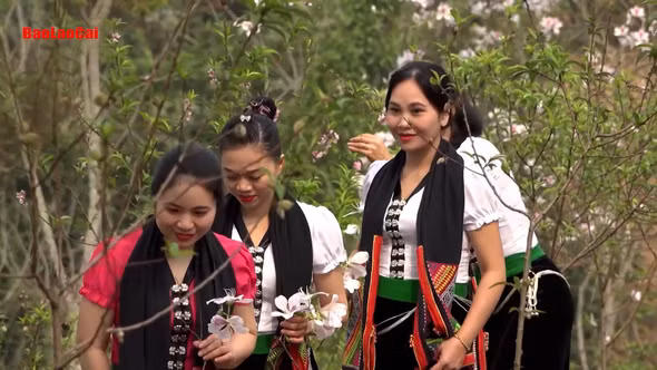 Nét duyên thầm của thiếu nữ Thái Mường Lò