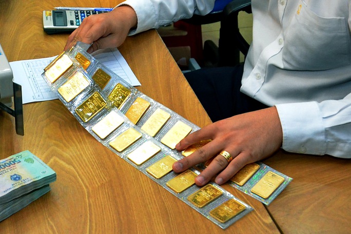 Giá vàng hôm nay 13-6: Vàng SJC lao dốc - Ảnh 1. Giá vàng hôm nay 13-6: Vàng SJC lao dốc - Ảnh 1.