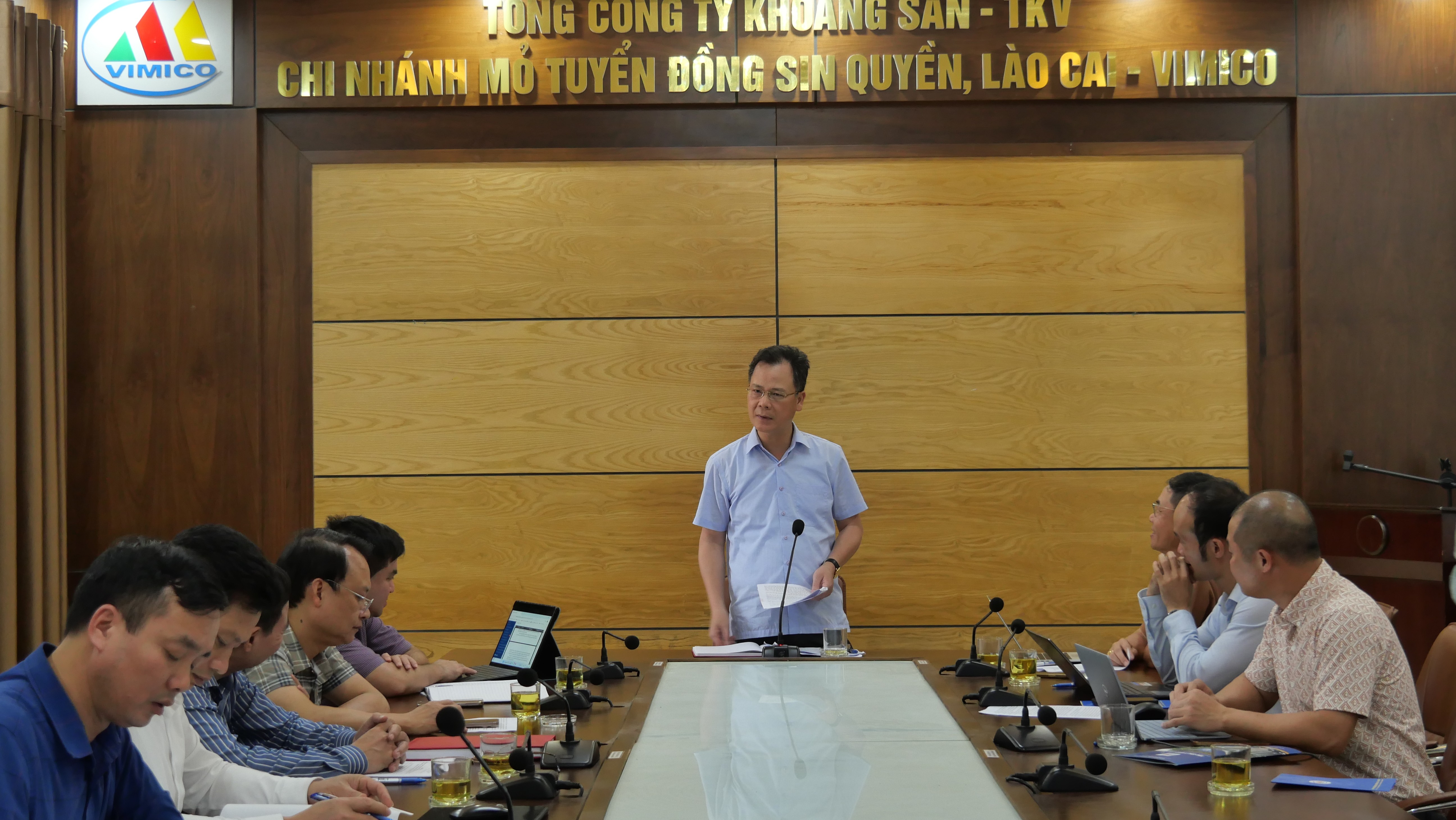 Đồng chí Nguyễn Thành Sinh, Phó Chủ tịch UBND tỉnh phát biểu tại buổi làm việc. p1032243.jpg