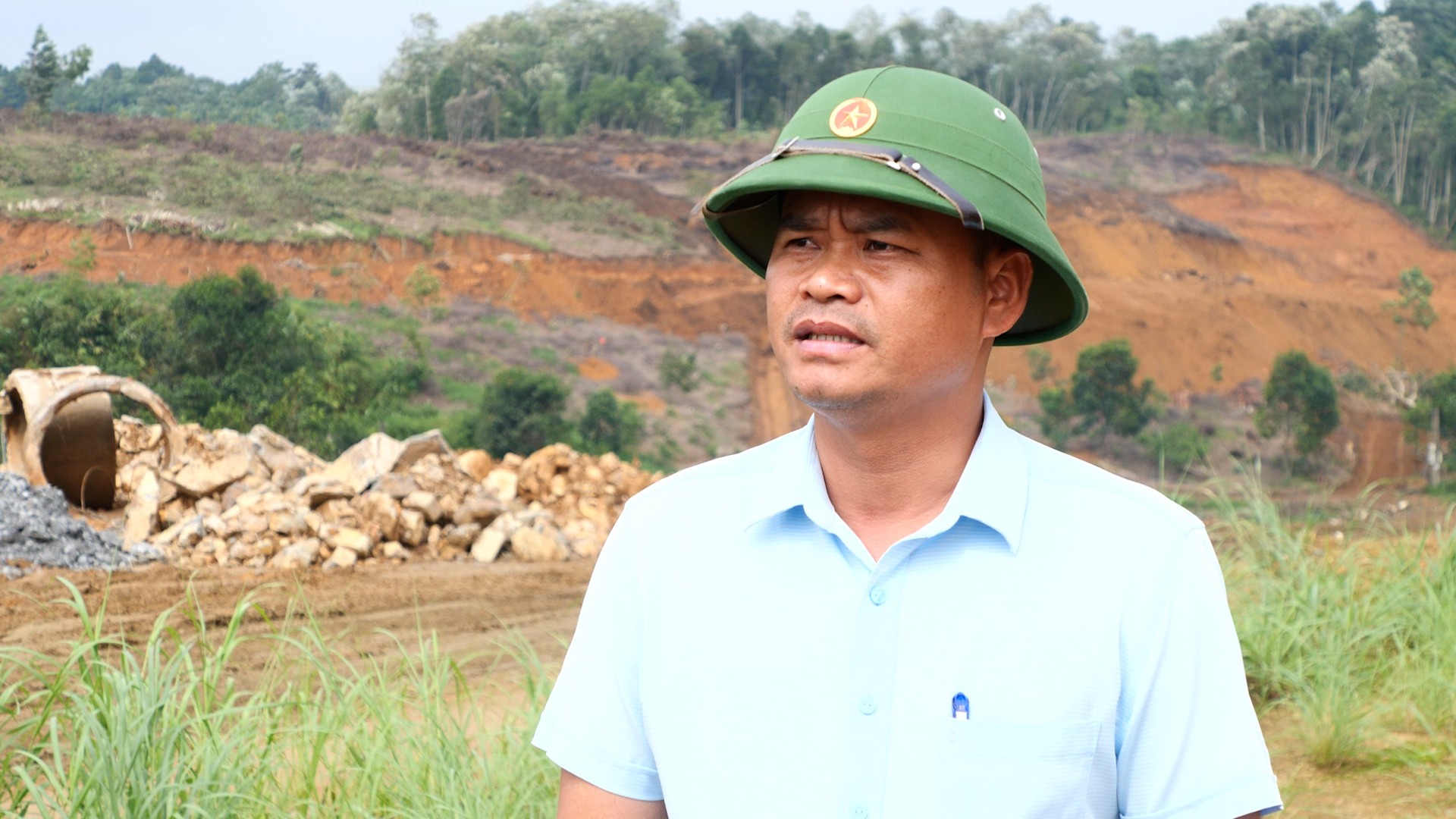 Ông Nguyễn Trọng Vĩnh - Phó Chỉ huy trưởng công trường Xây dựng Dự án mặt bằng và hạ tầng kỹ thuật khu SX1, SX2. e4.jpg