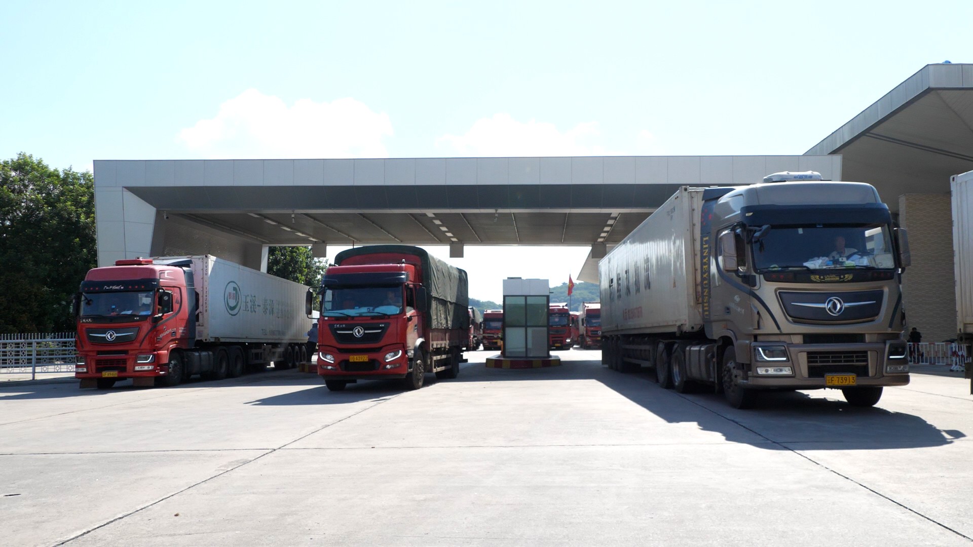 670 doanh nghiệp tham gia xuất nhập khẩu. a7.jpg