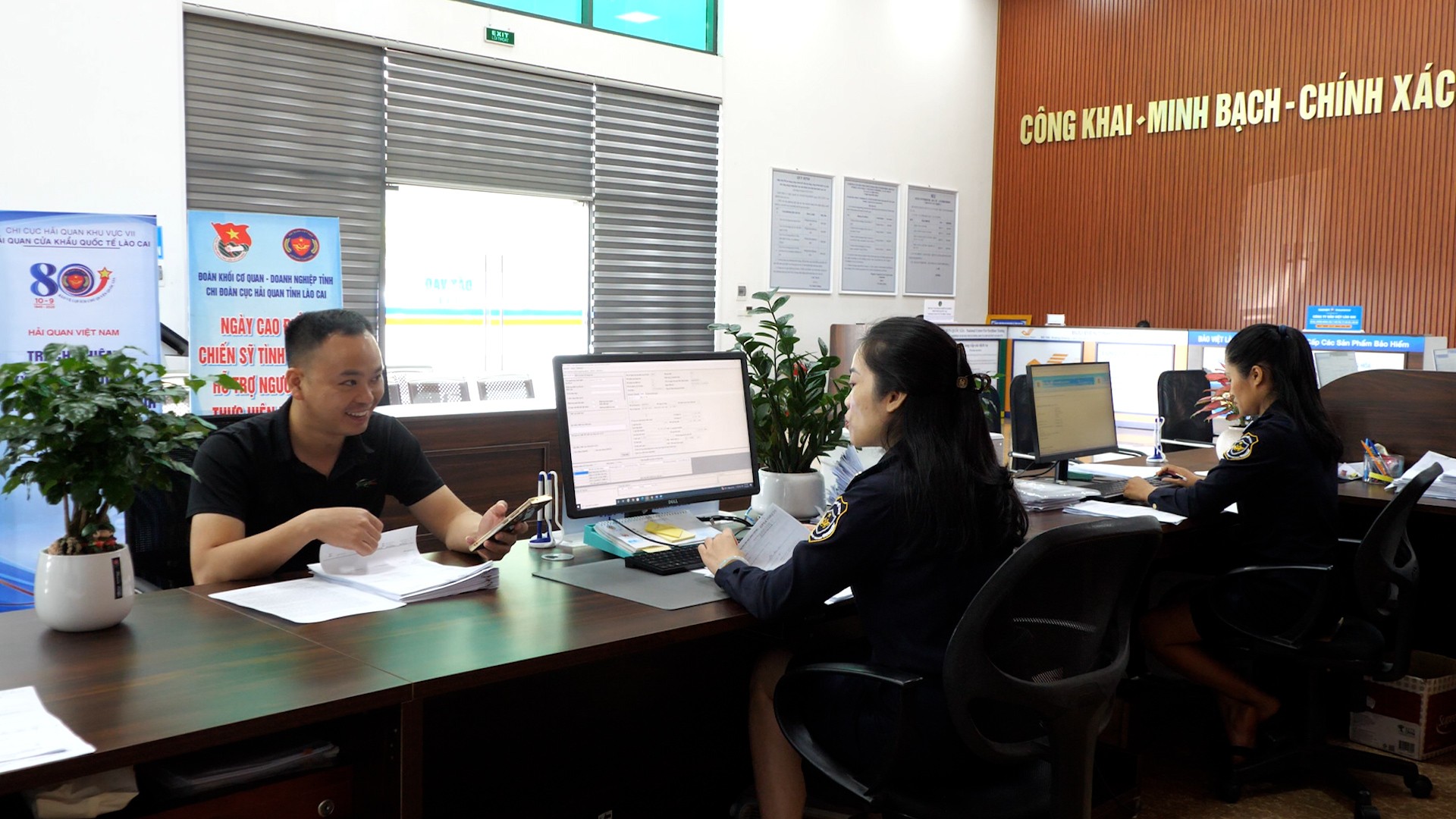 Doanh nghiệp hưởng lợi từ nộp thuế điện tử. a6.jpg