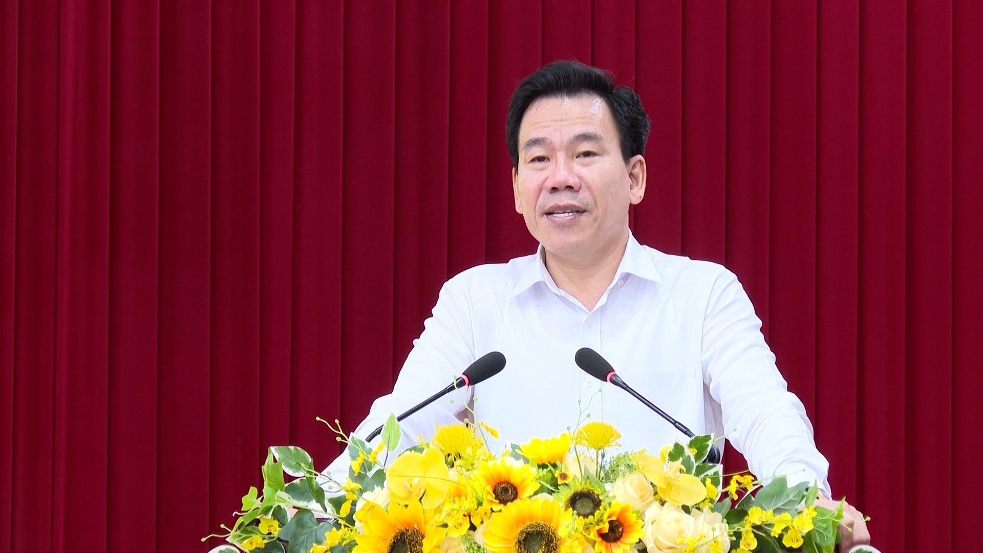 Đồng chí Dương Đức Huy, Ủy viên Ban Thường vụ, Trưởng Ban Tuyên giáo và Dân vận Tỉnh ủy phát biểu kết luận tại buổi họp báo. eeeeeeeee.jpg