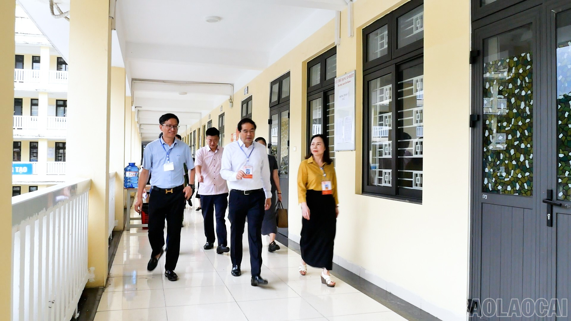 Bí thư Tỉnh ủy, Chủ tịch UBND tỉnh kiểm tra công tác chuẩn bị kỳ thi. baolaocai-br_b1.jpg