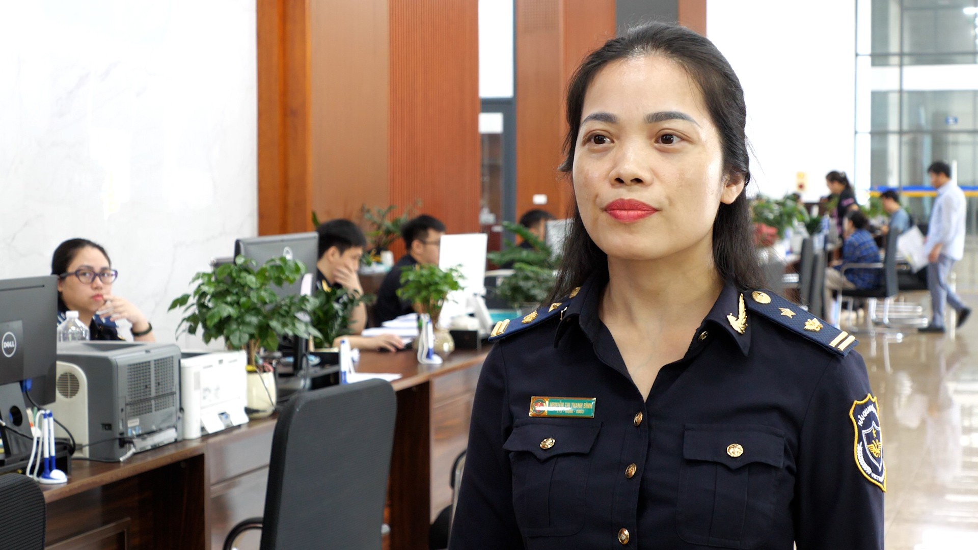 Bà Nguyễn Thị Thanh Bình, Phó Đội trưởng Hải quan Cửa khẩu Quốc tế Lào Cai. a5.jpg