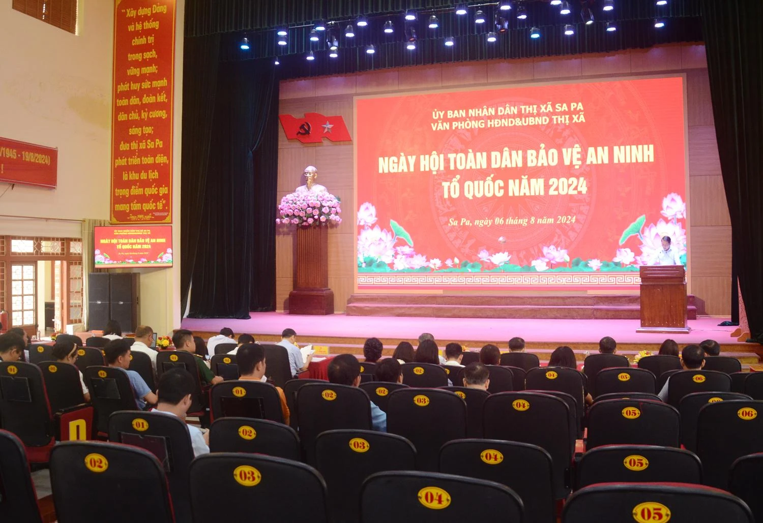 Quang cảnh ngày hội.