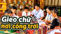Gieo chữ nơi cổng trời