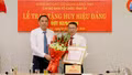 Phó Bí thư Thường trực Tỉnh ủy Hoàng Giang dự Lễ trao tặng Huy hiệu Đảng tại Ban Tổ chức Tỉnh ủy 