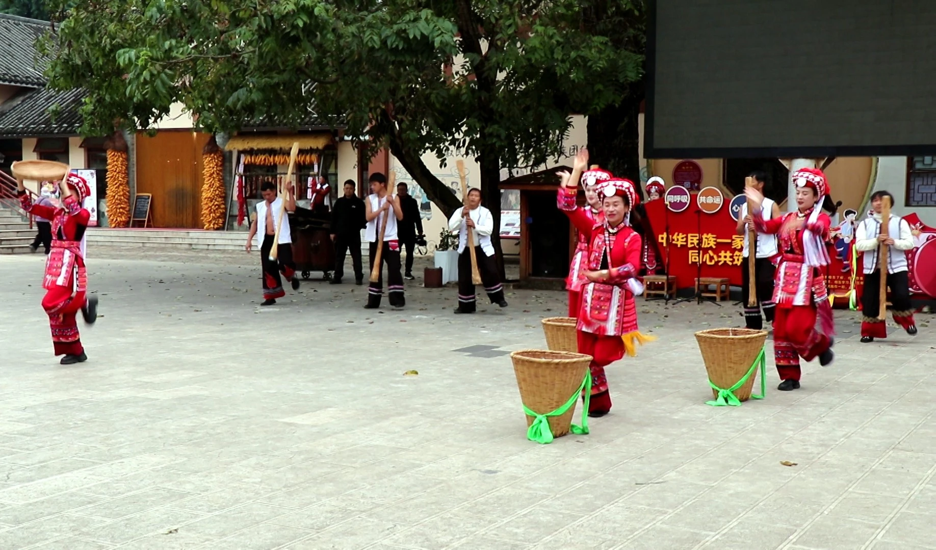 tham-quan00-03-51-04still008.jpg